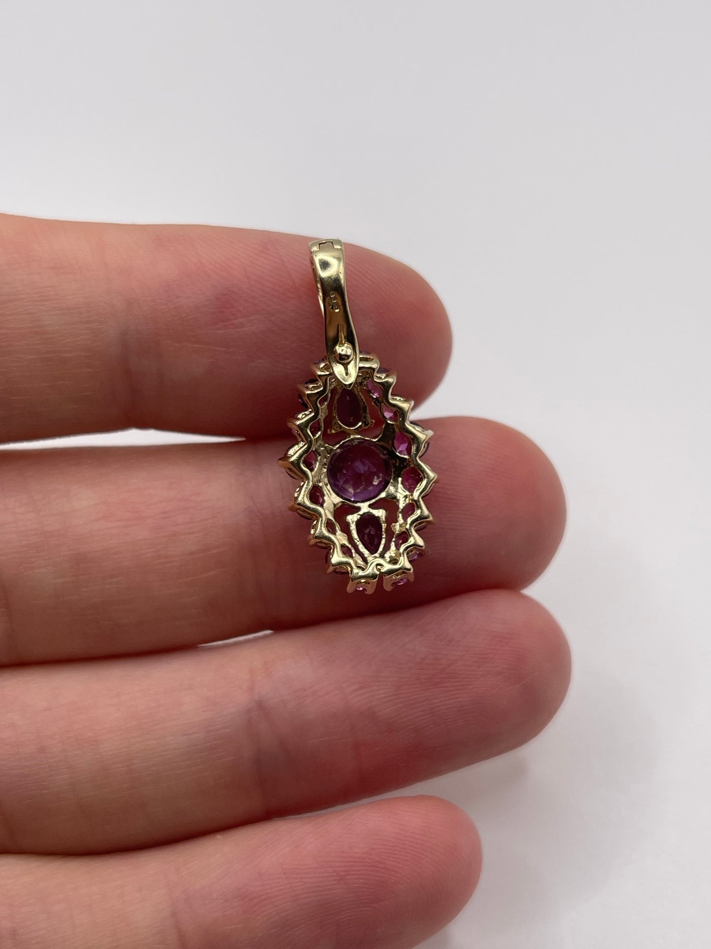 9ct gold amethyst and garnet pendant
