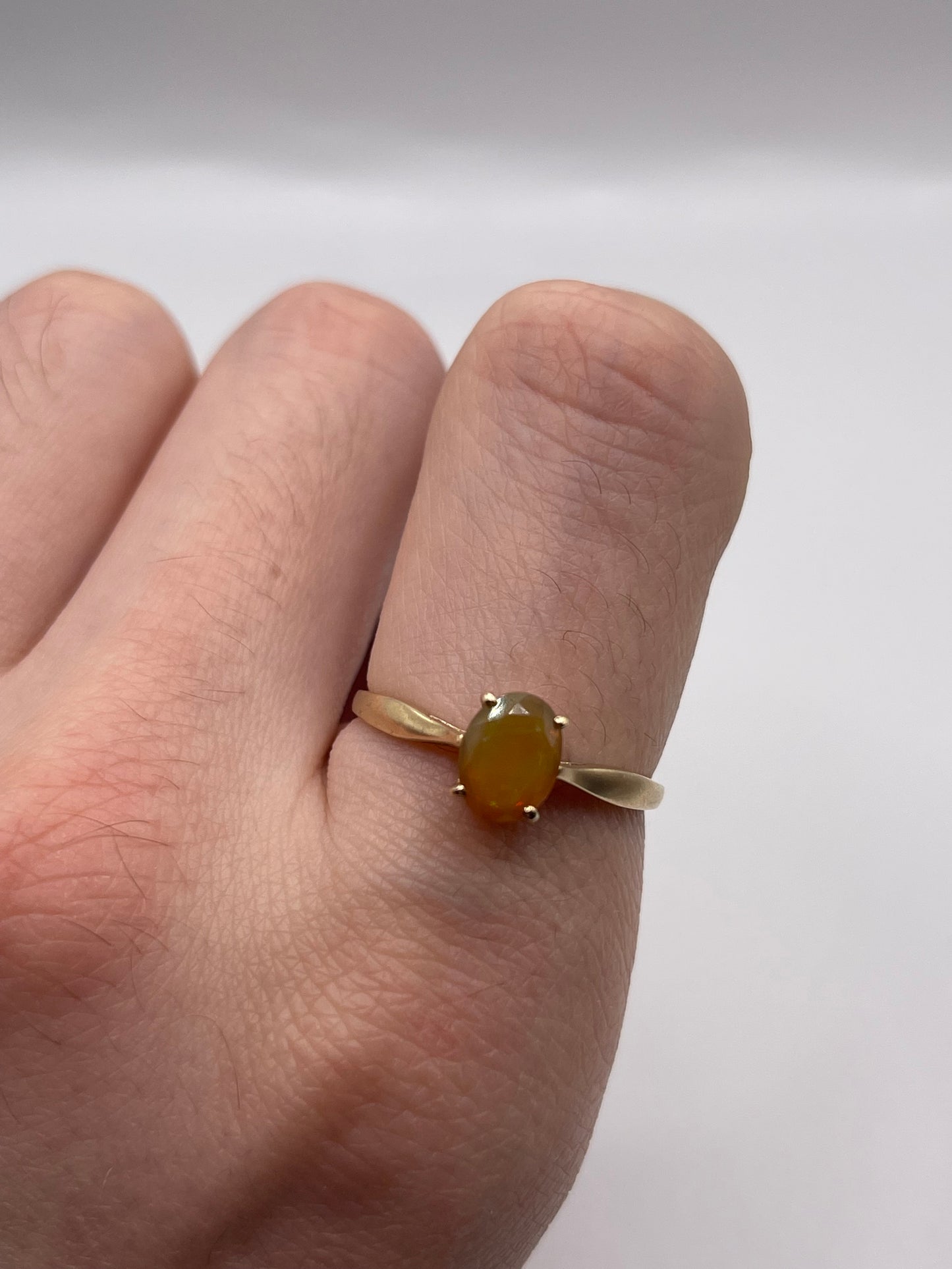 9ct gold opal ring