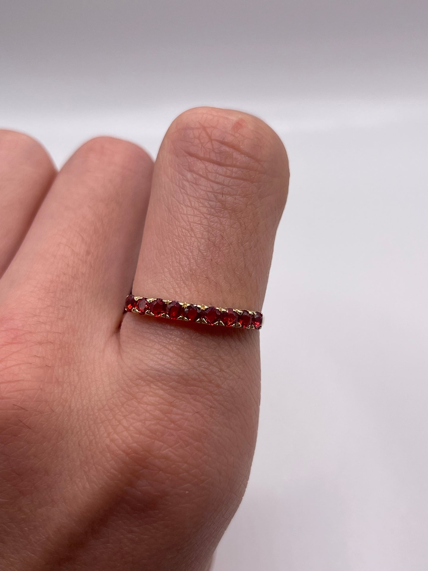 9ct gold spinel ring
