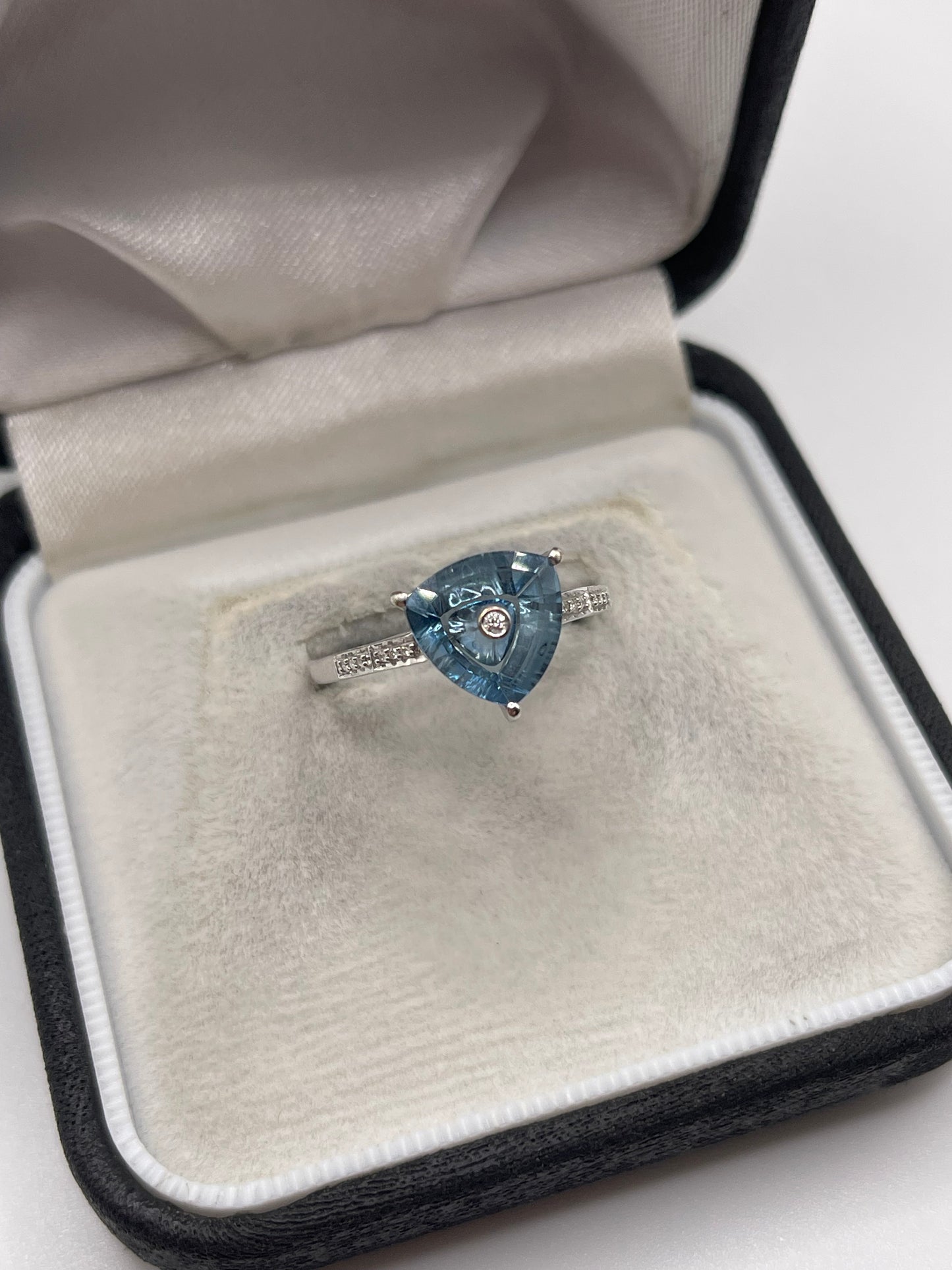 Glenn Lehrer 9ct white gold topaz and diamond ring