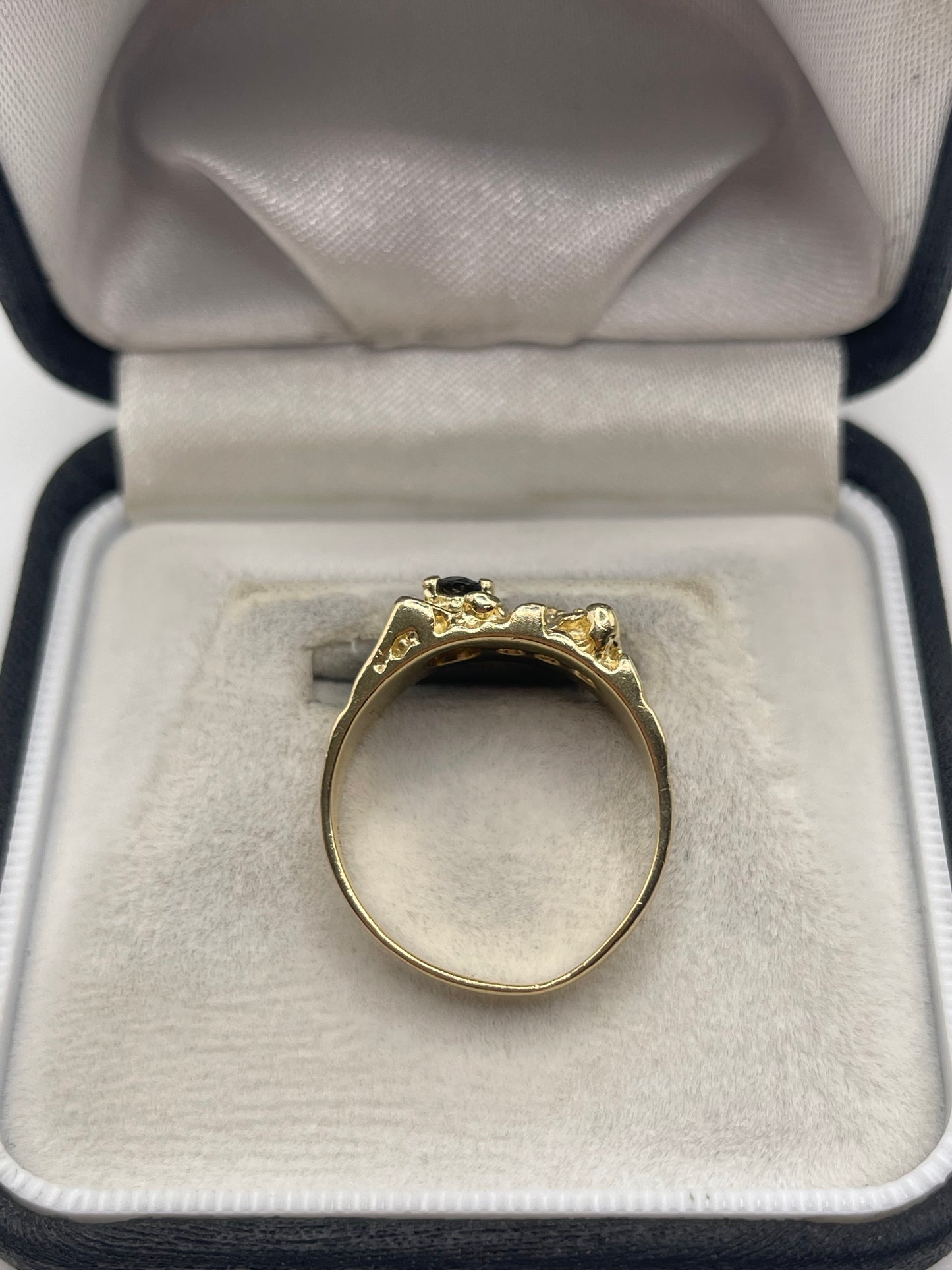 9ct gold sapphire and diamond ring
