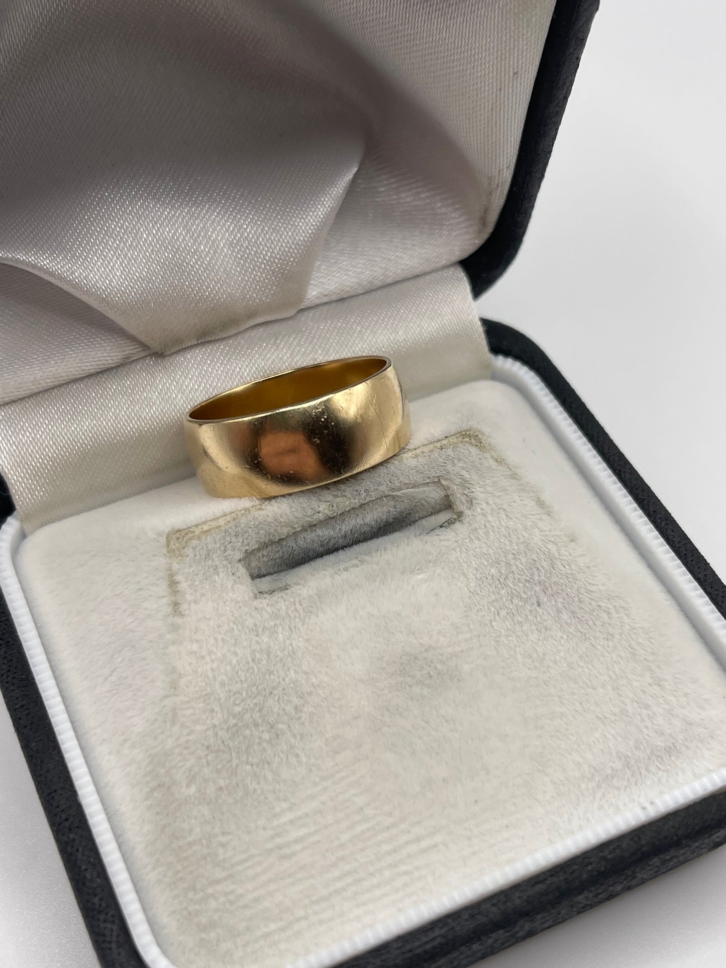 9ct gold band