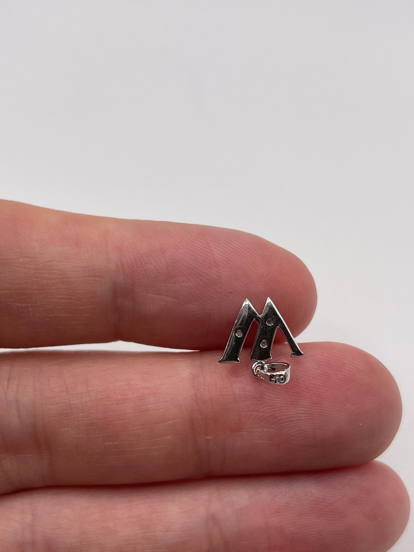 9ct white gold diamond initial W pendant