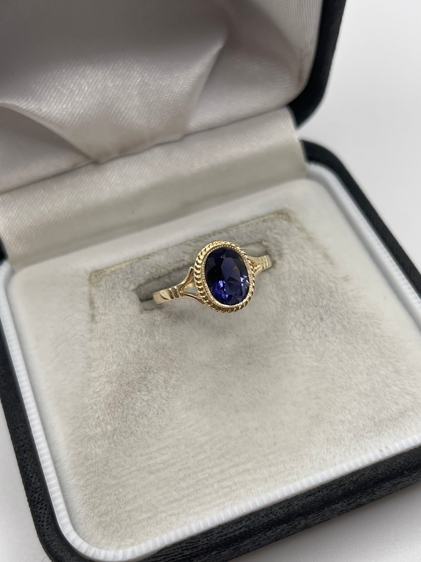 9ct gold iolite ring