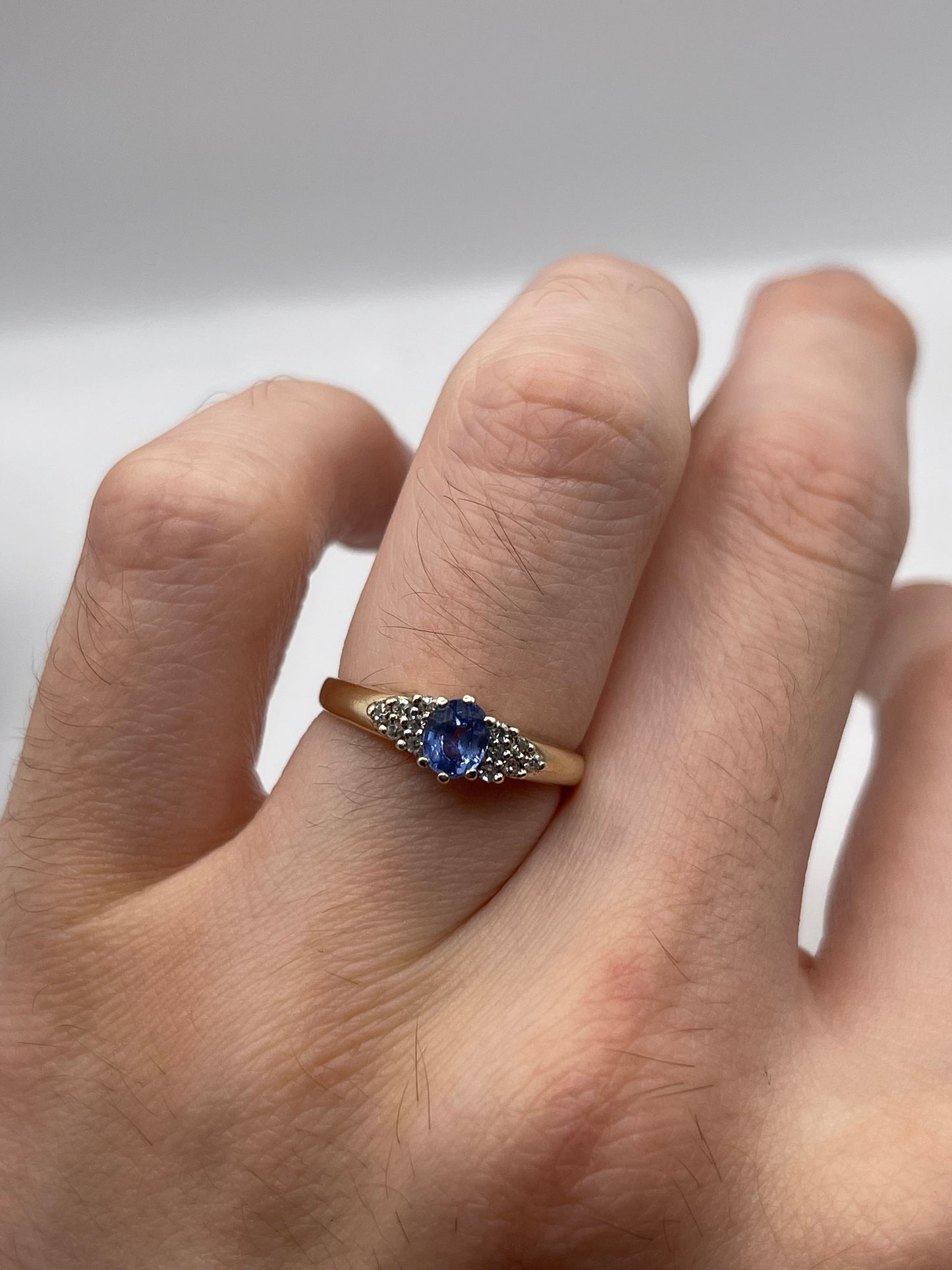 9ct gold sapphire and diamond ring
