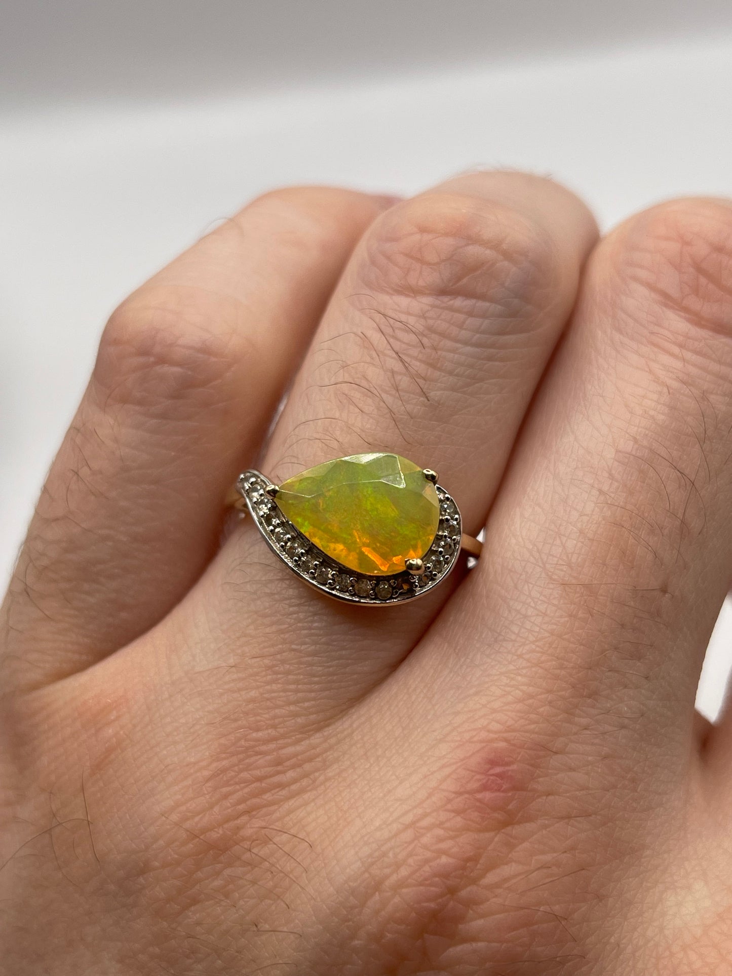 9ct gold opal and zircon ring