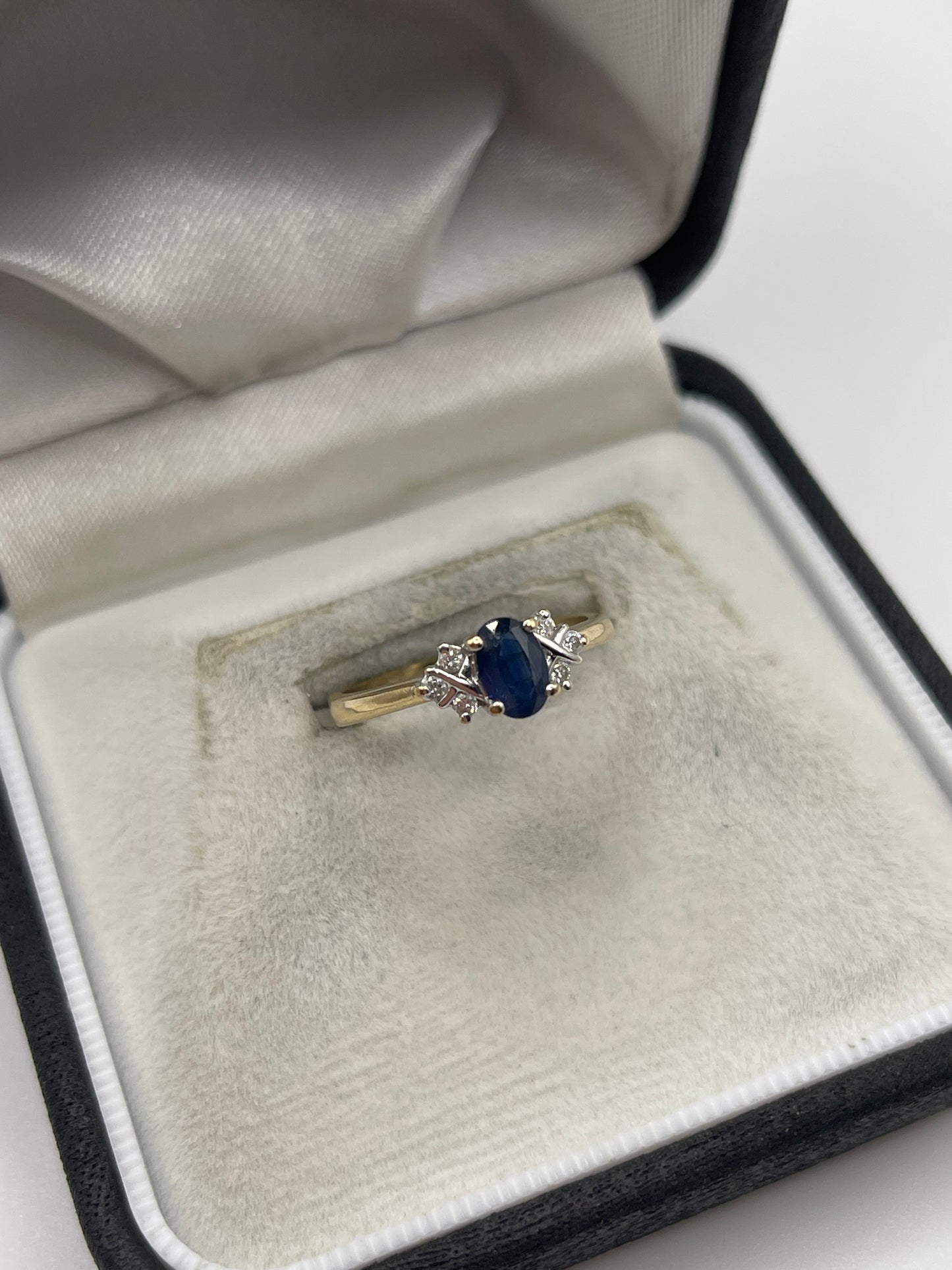 9ct gold sapphire and diamond ring