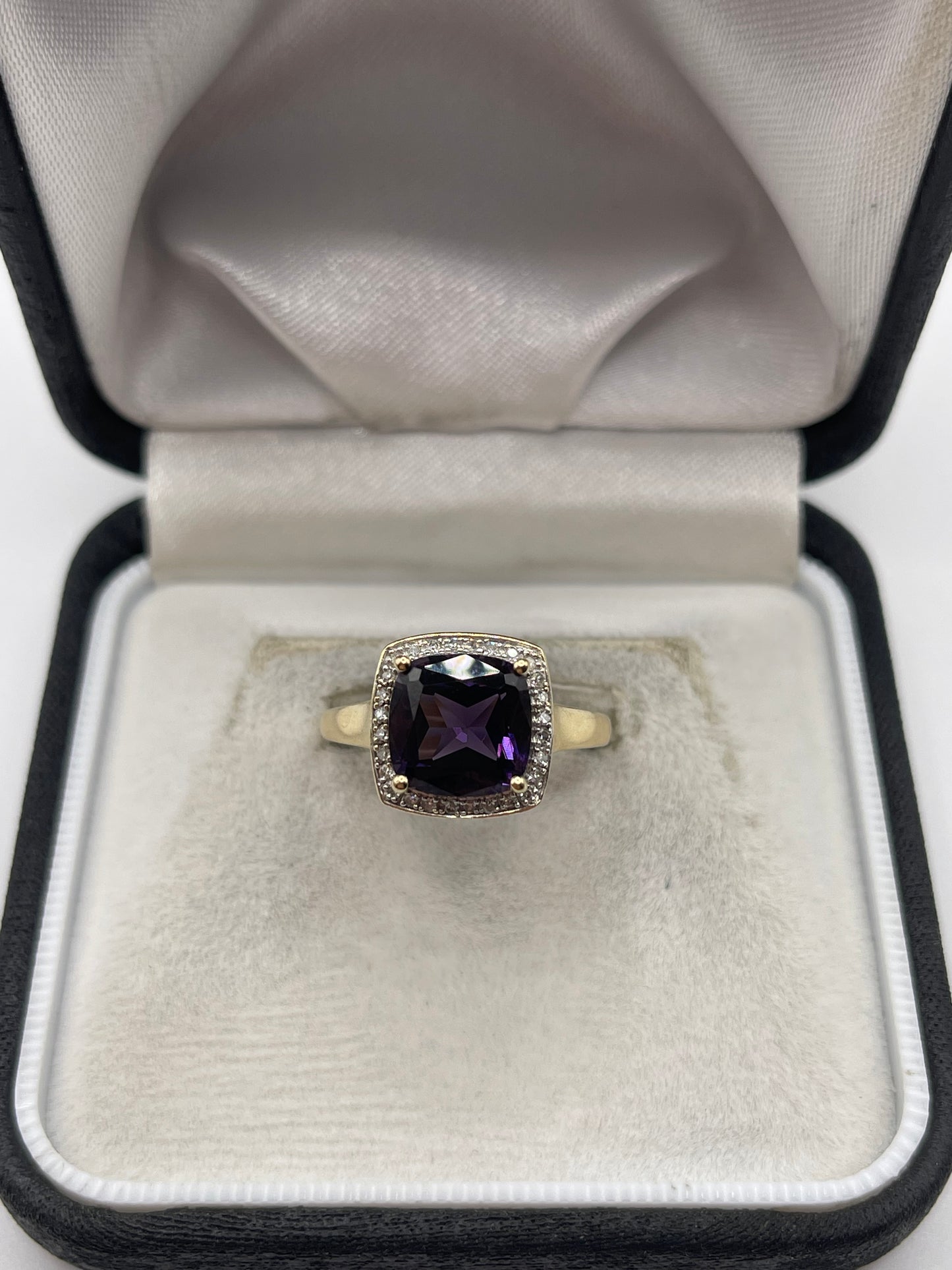 9ct gold quartz and diamond ring