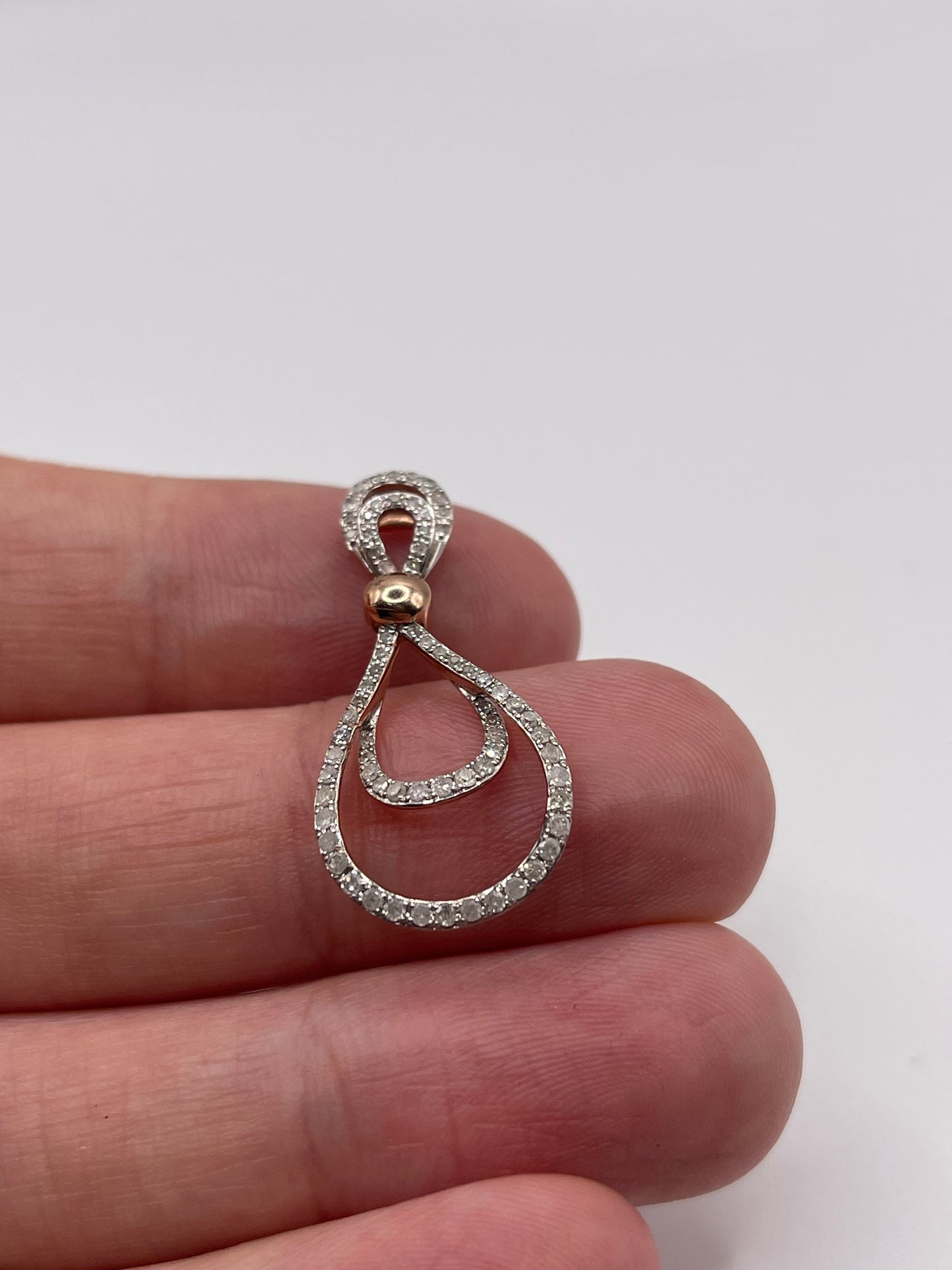 9ct rose gold diamond pendant