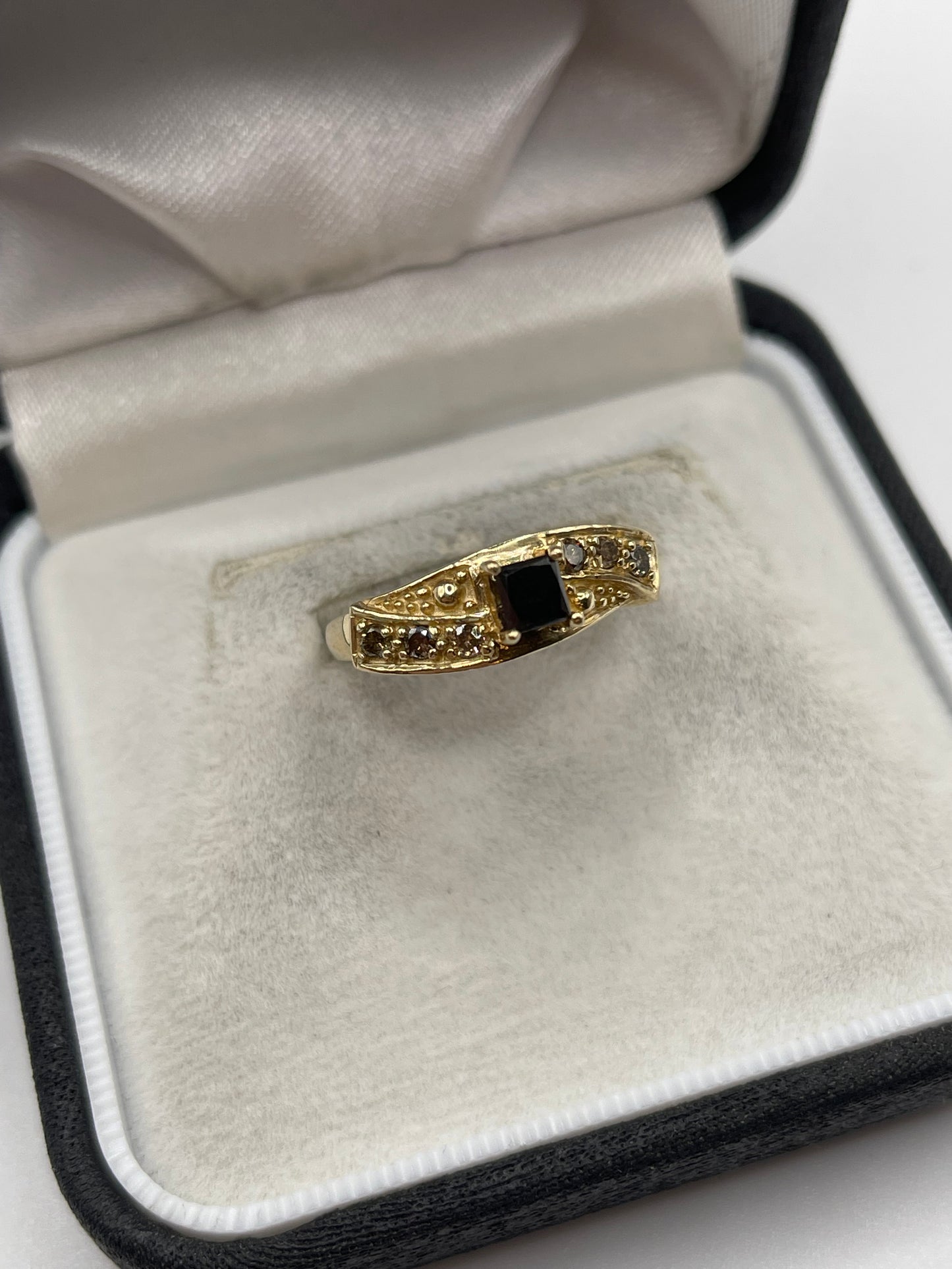 9ct gold diamond cluster ring