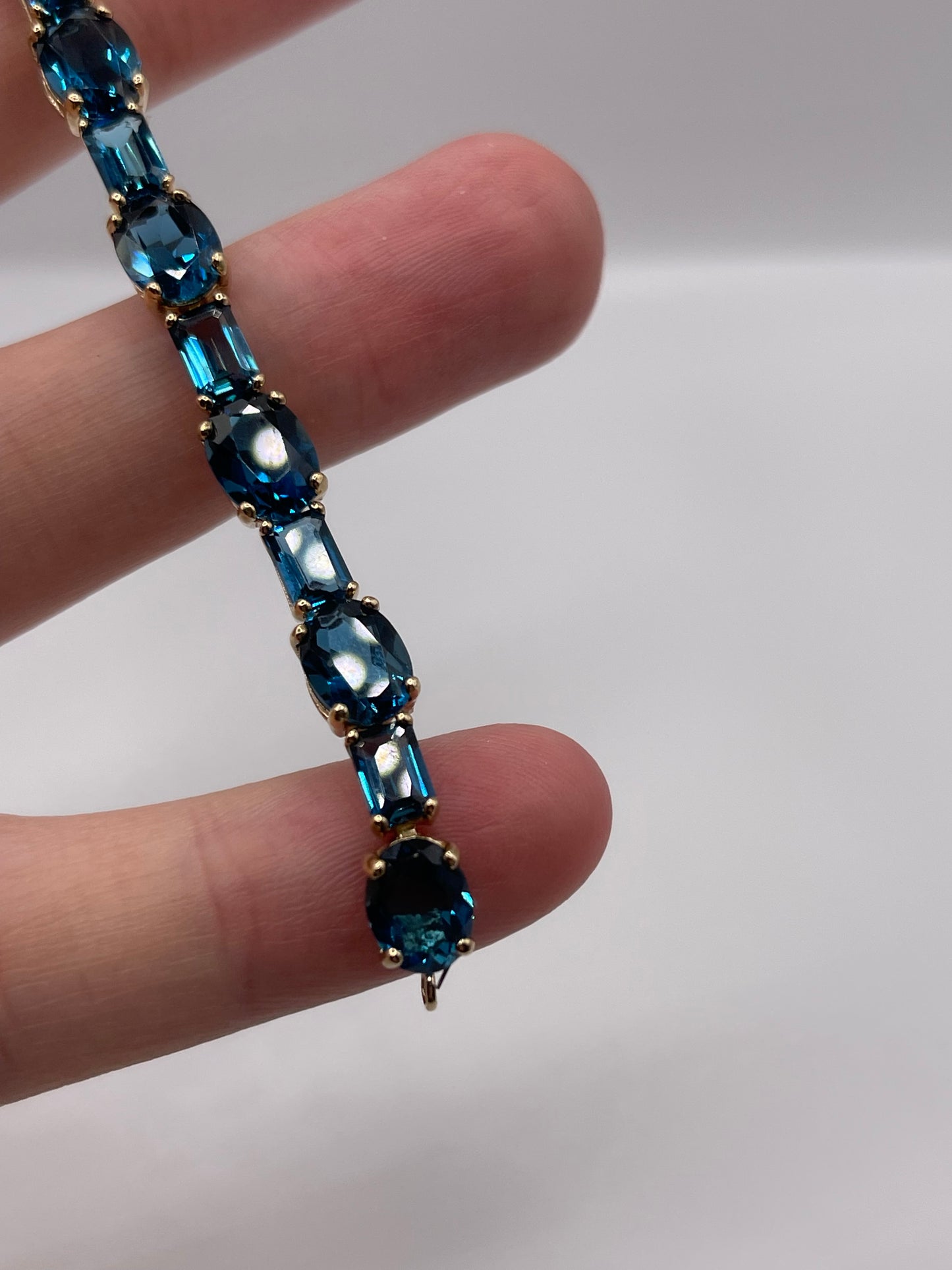 9ct gold London blue topaz bracelet