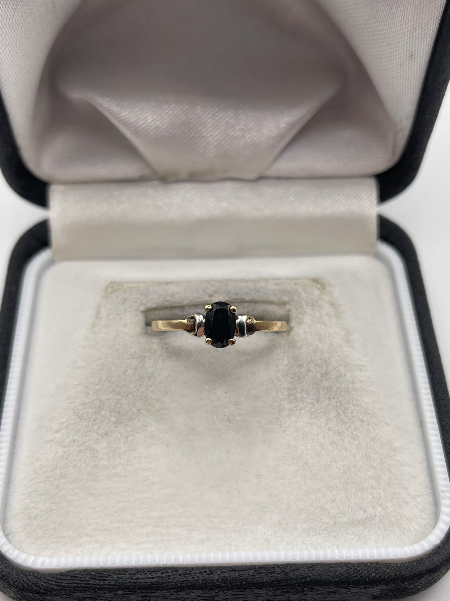 9ct gold sapphire ring
