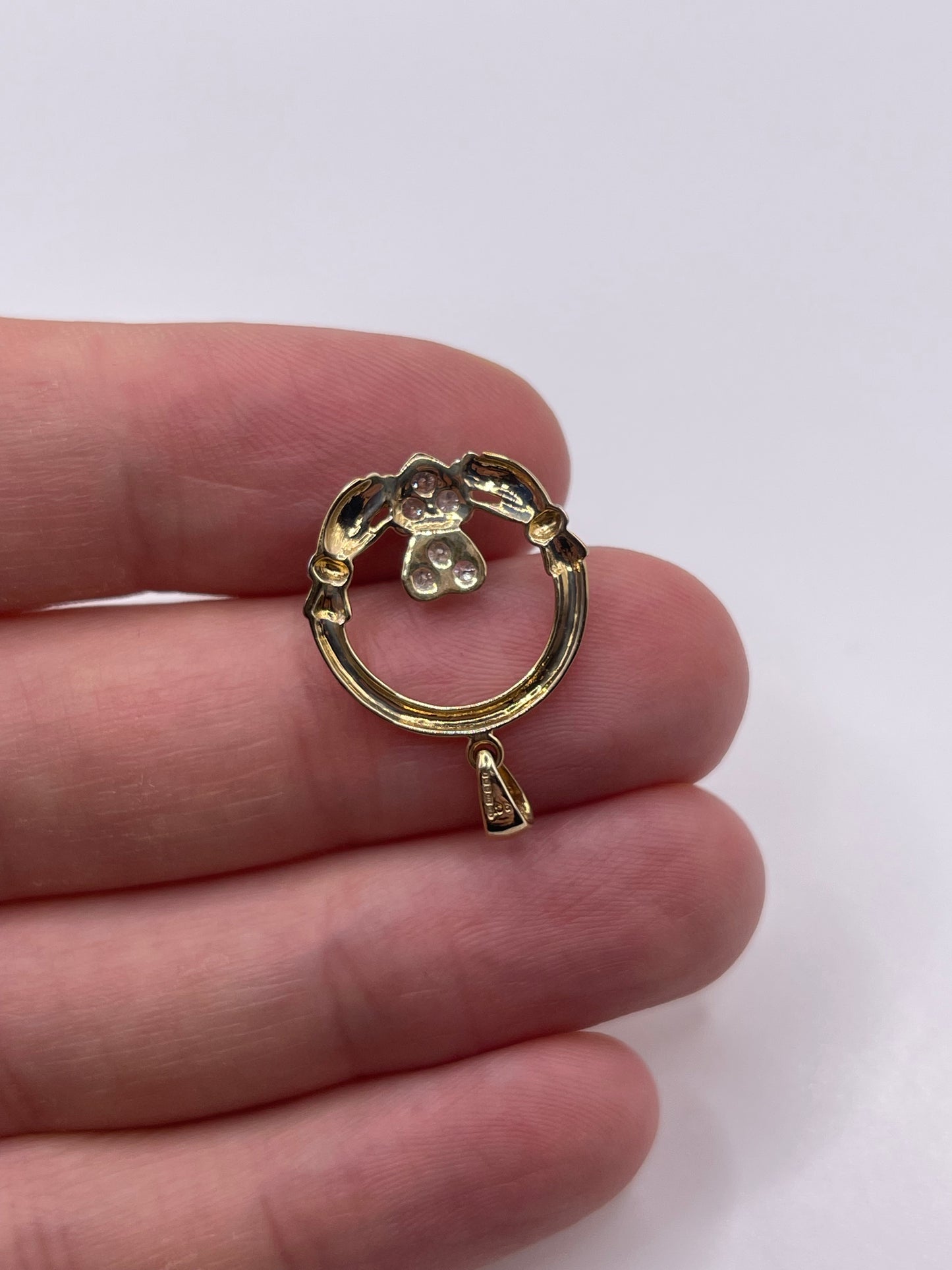 9ct gold diamond claddagh pendant