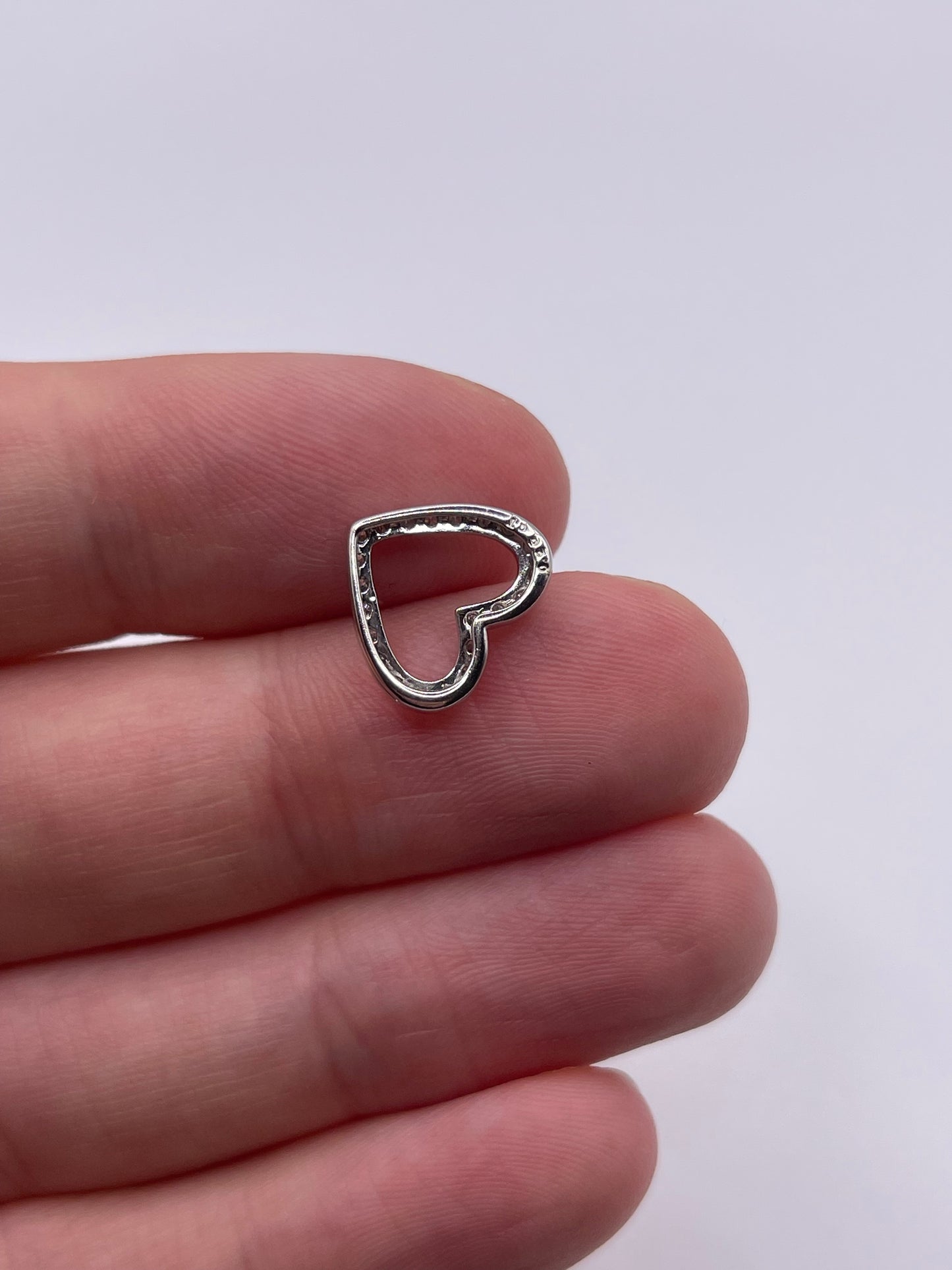 9ct white gold diamond heart pendant