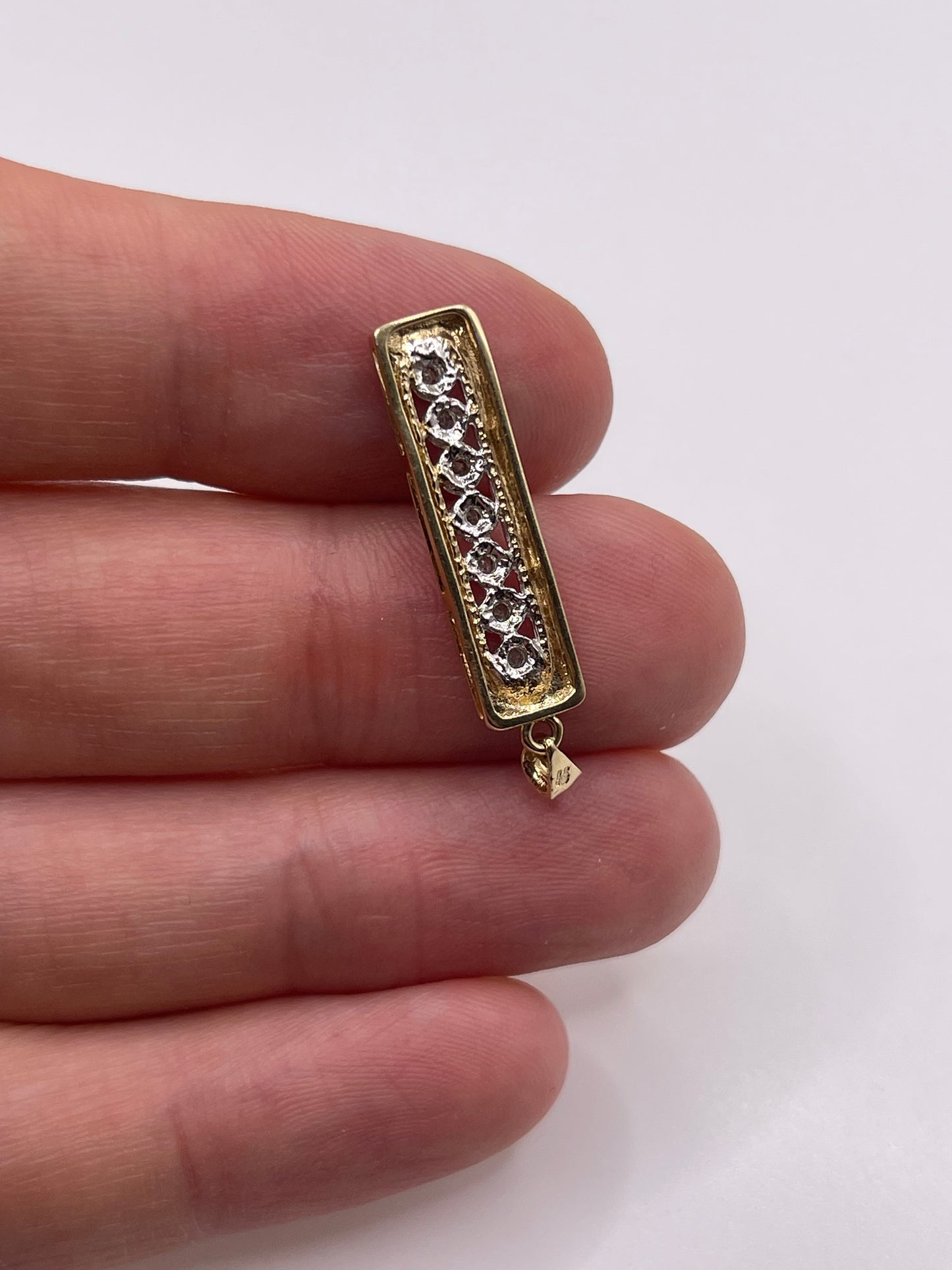 9ct gold diamond pendant