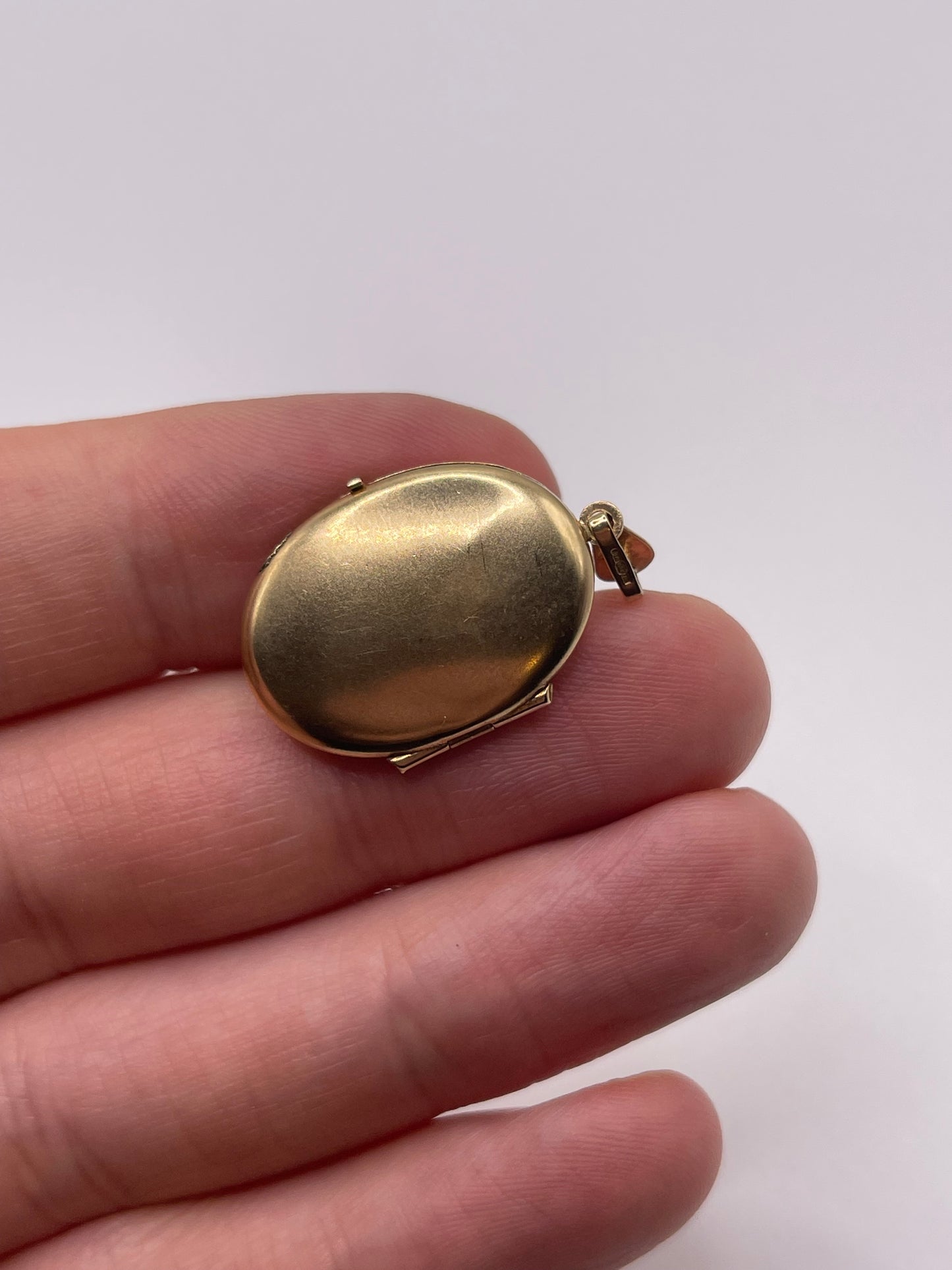 9ct gold locket