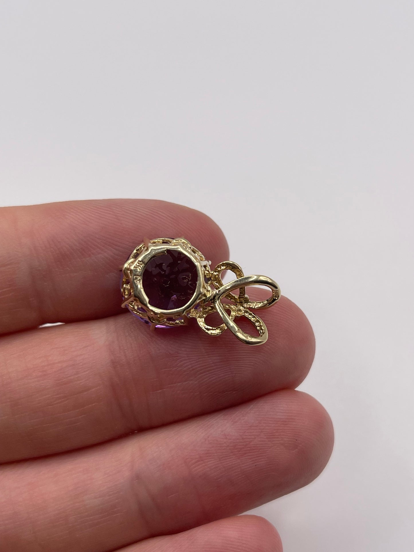 9ct gold amethyst pendant