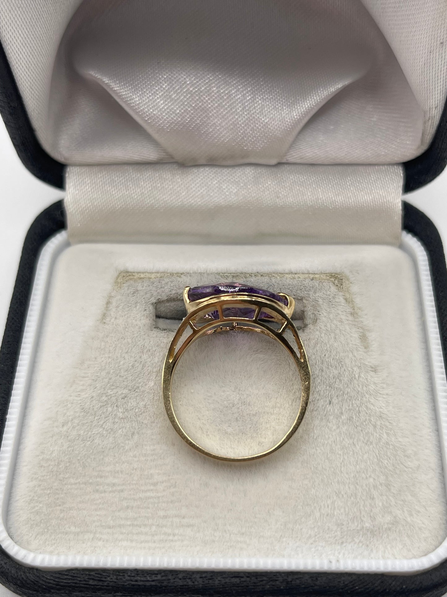 9ct gold amethyst and diamond ring
