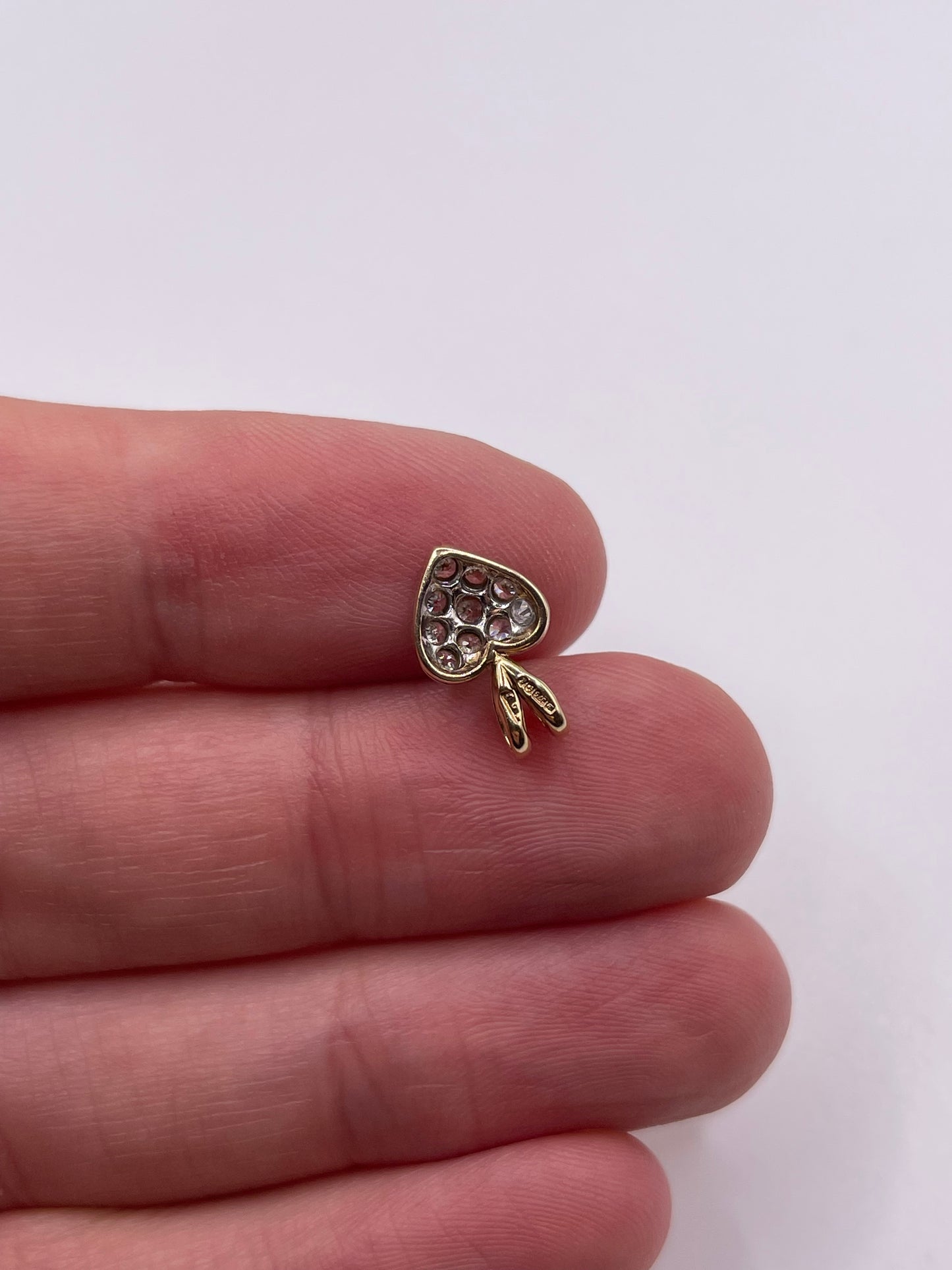 9ct gold cz heart pendant
