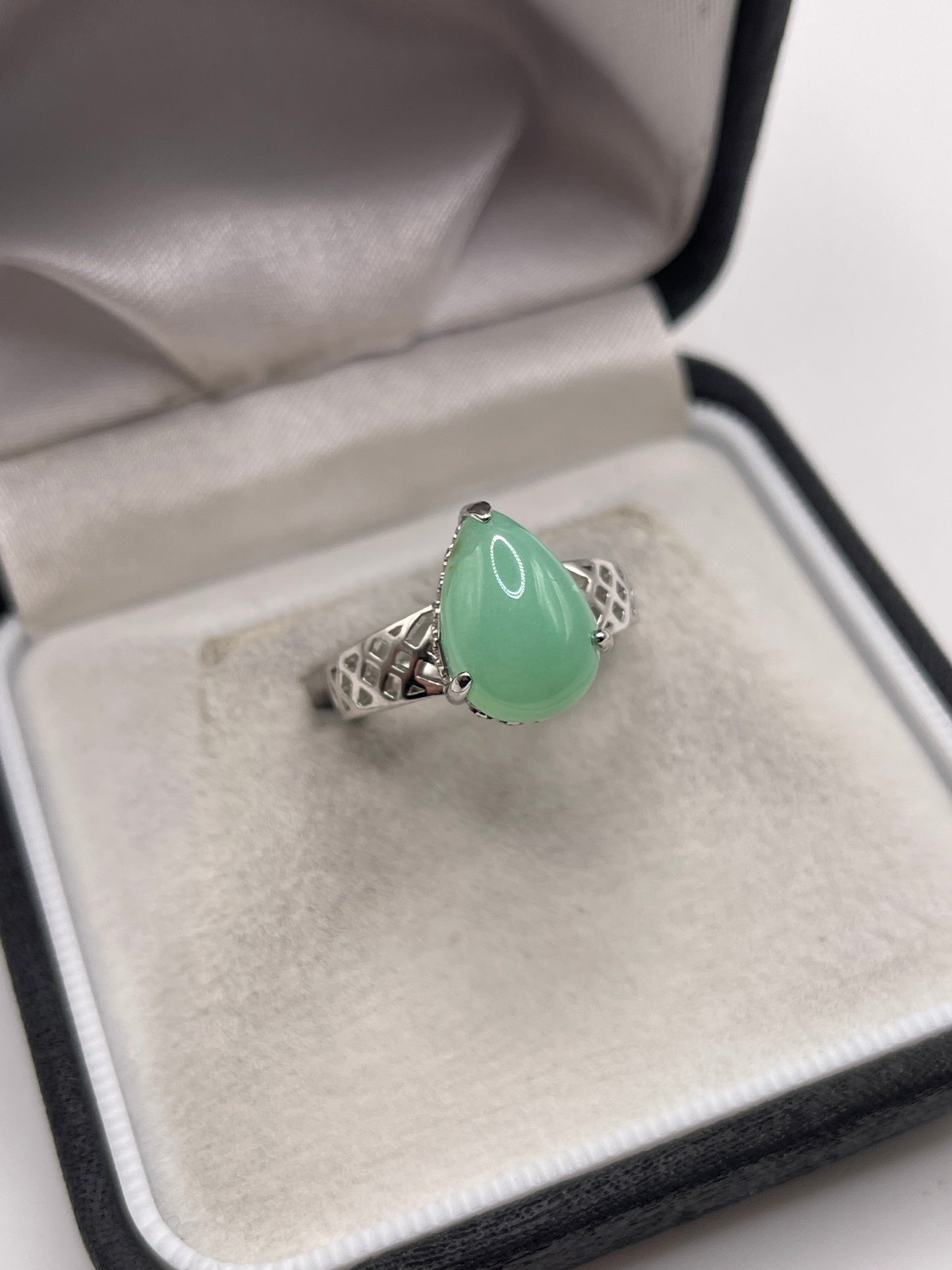 Silver gemstone ring