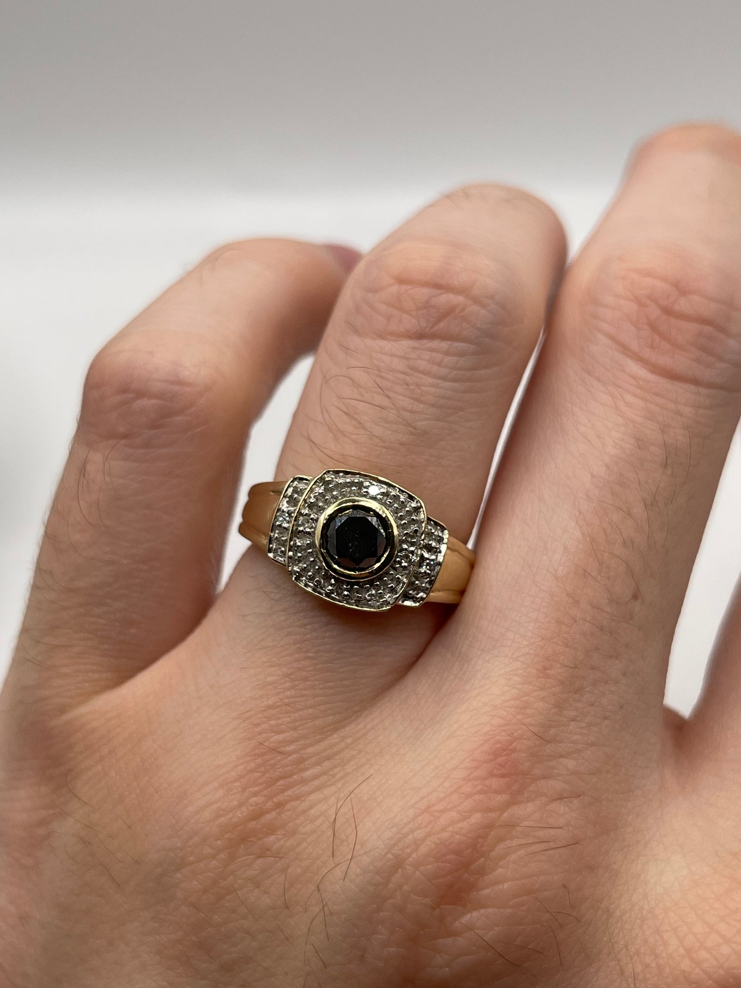 9ct gold diamond cluster ring