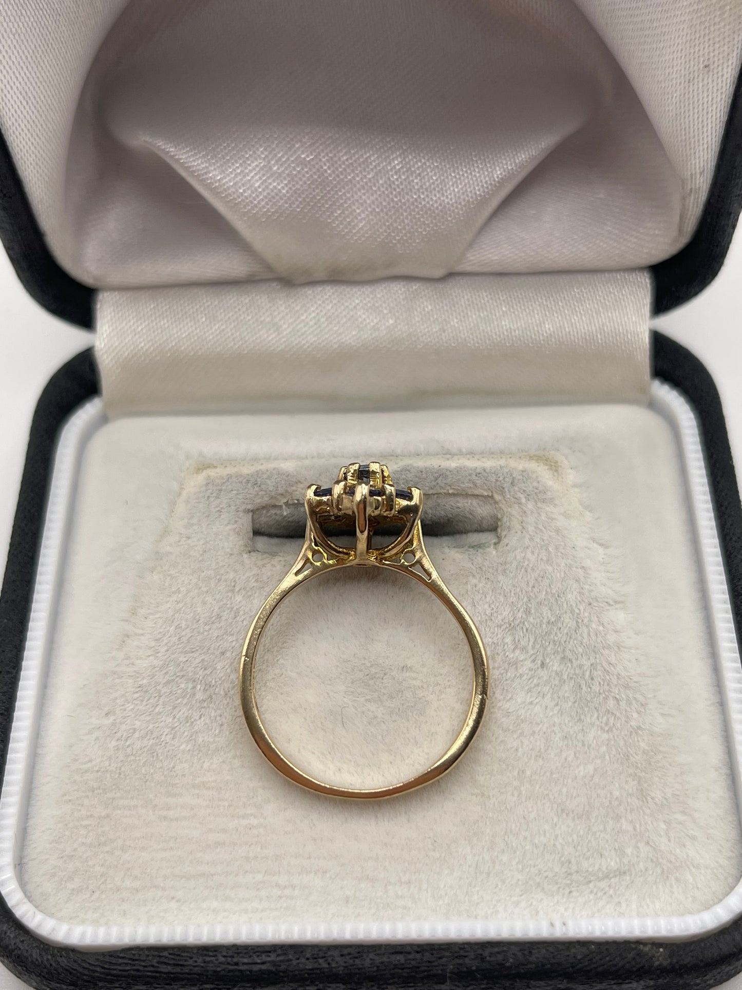 9ct gold sapphire cluster ring