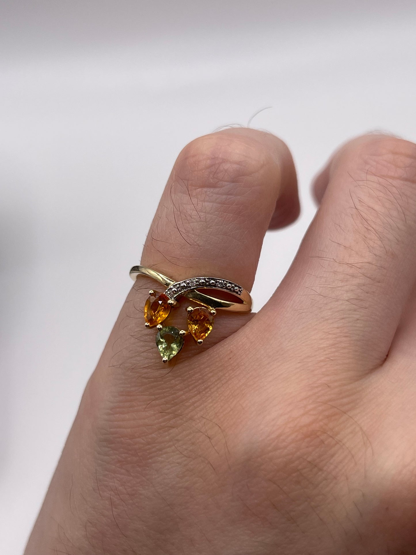 9ct gold sapphire and diamond ring
