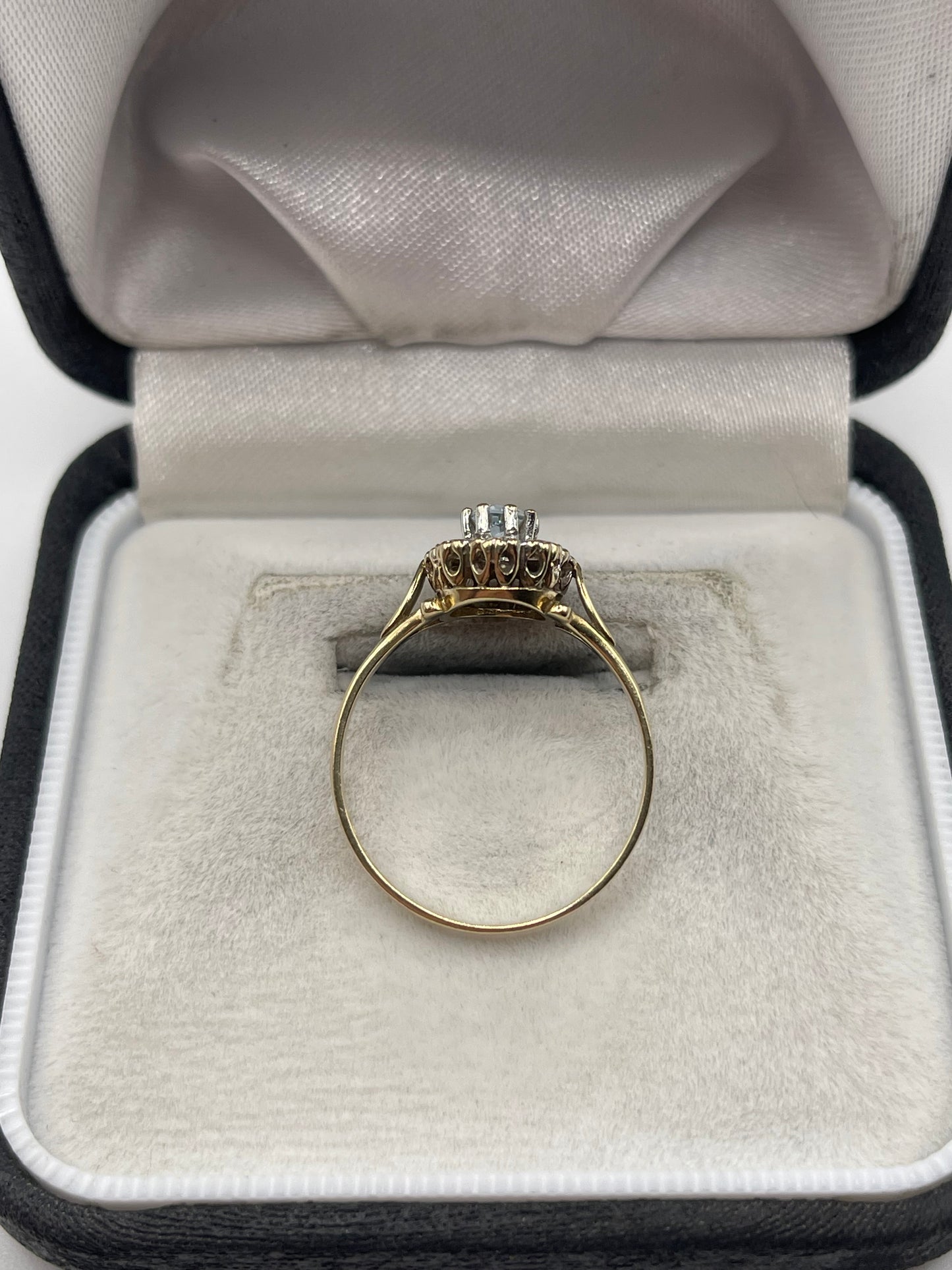 9ct gold topaz and diamond ring