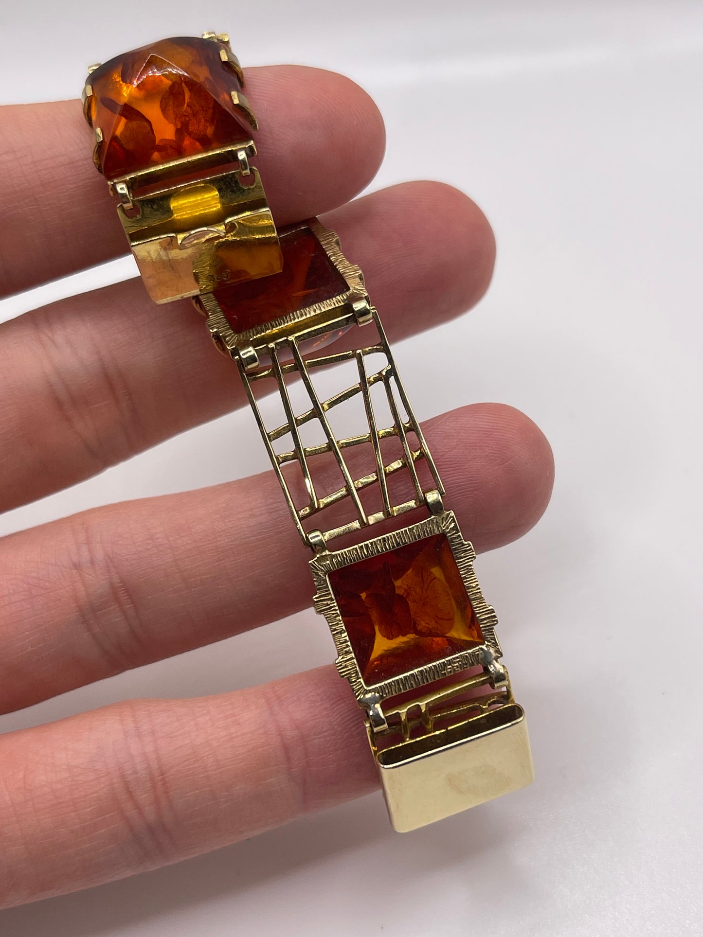 8ct gold amber bracelet