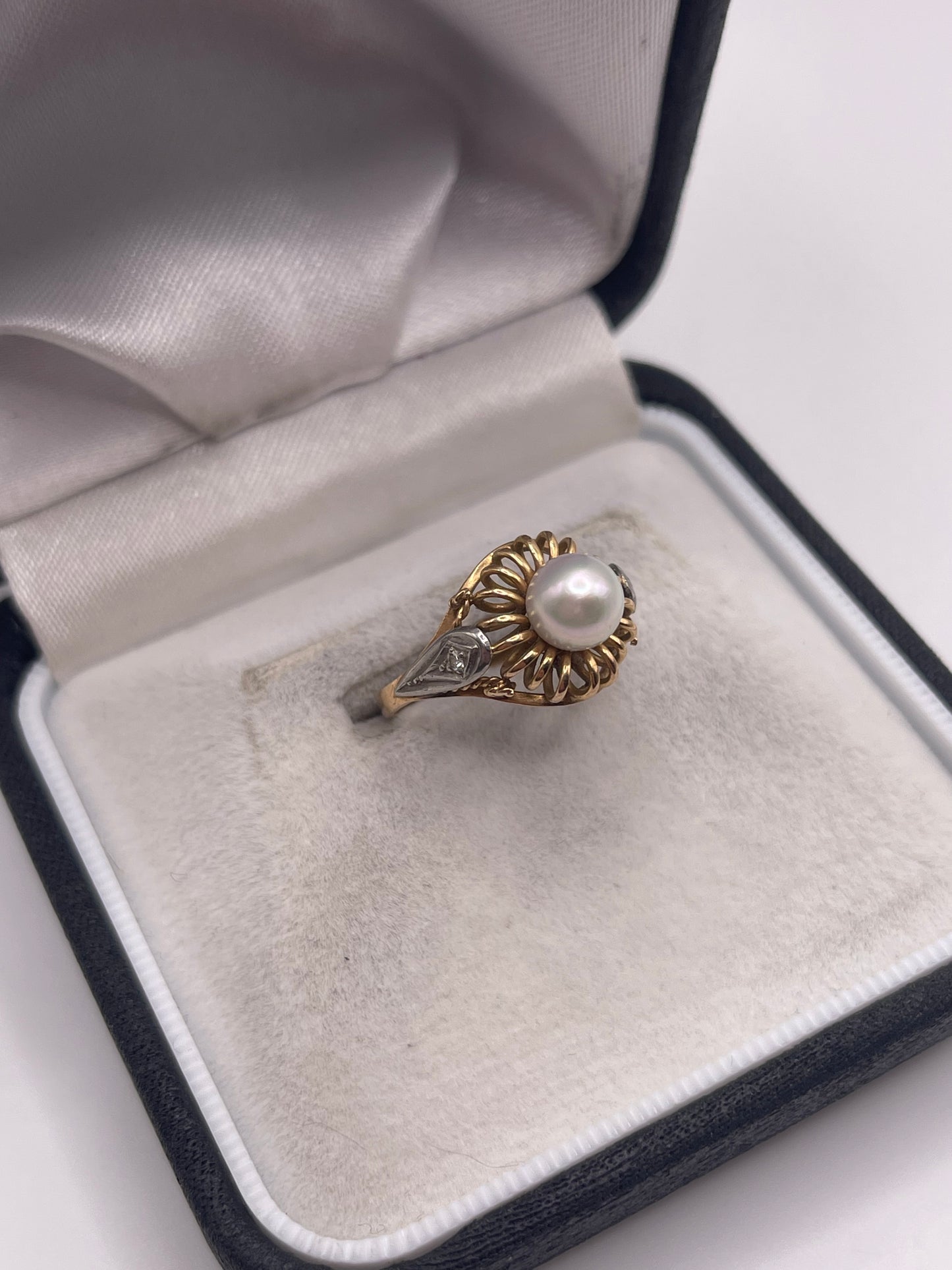 14ct gold pearl and diamond ring