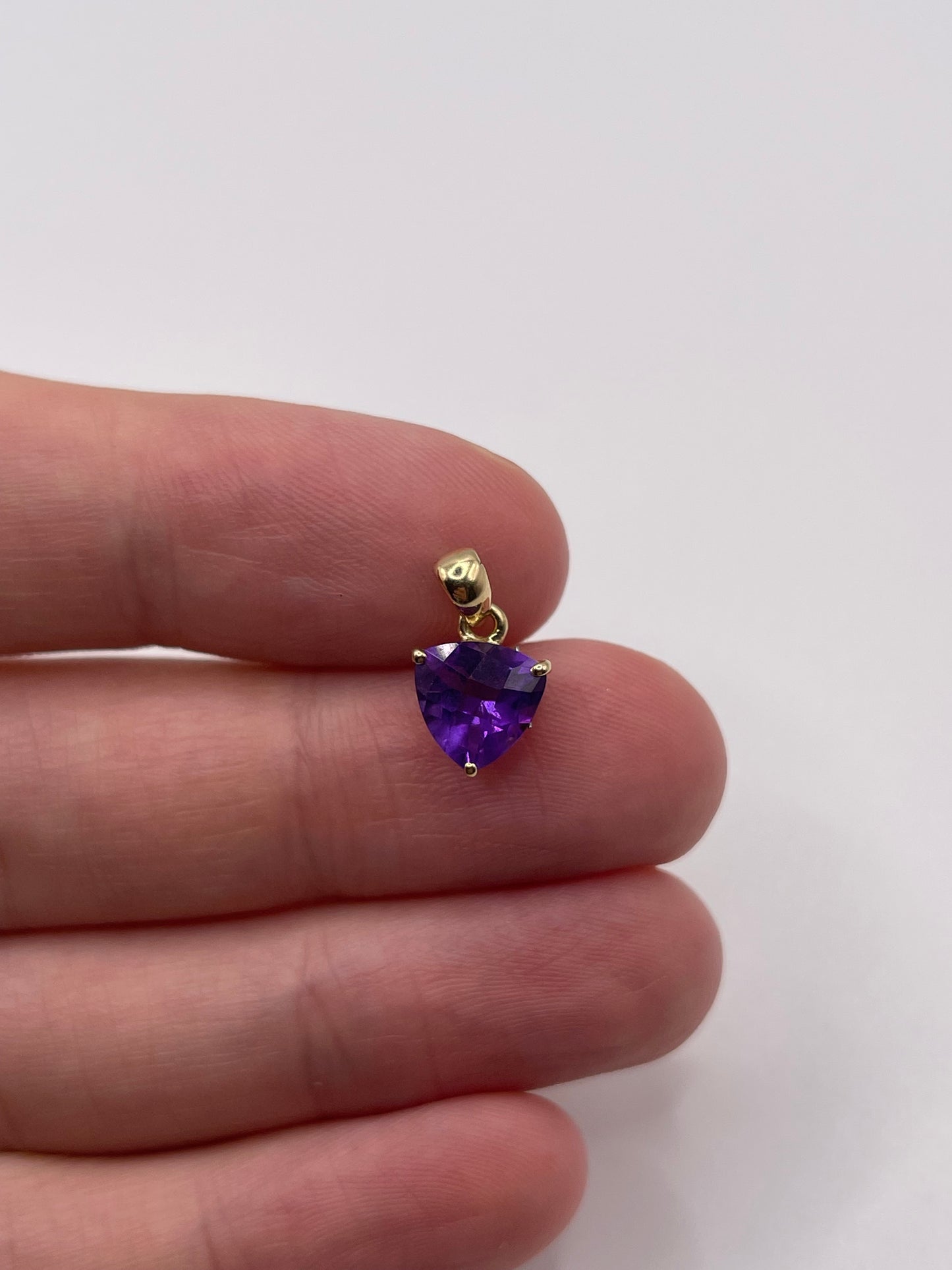 9ct gold amethyst pendant