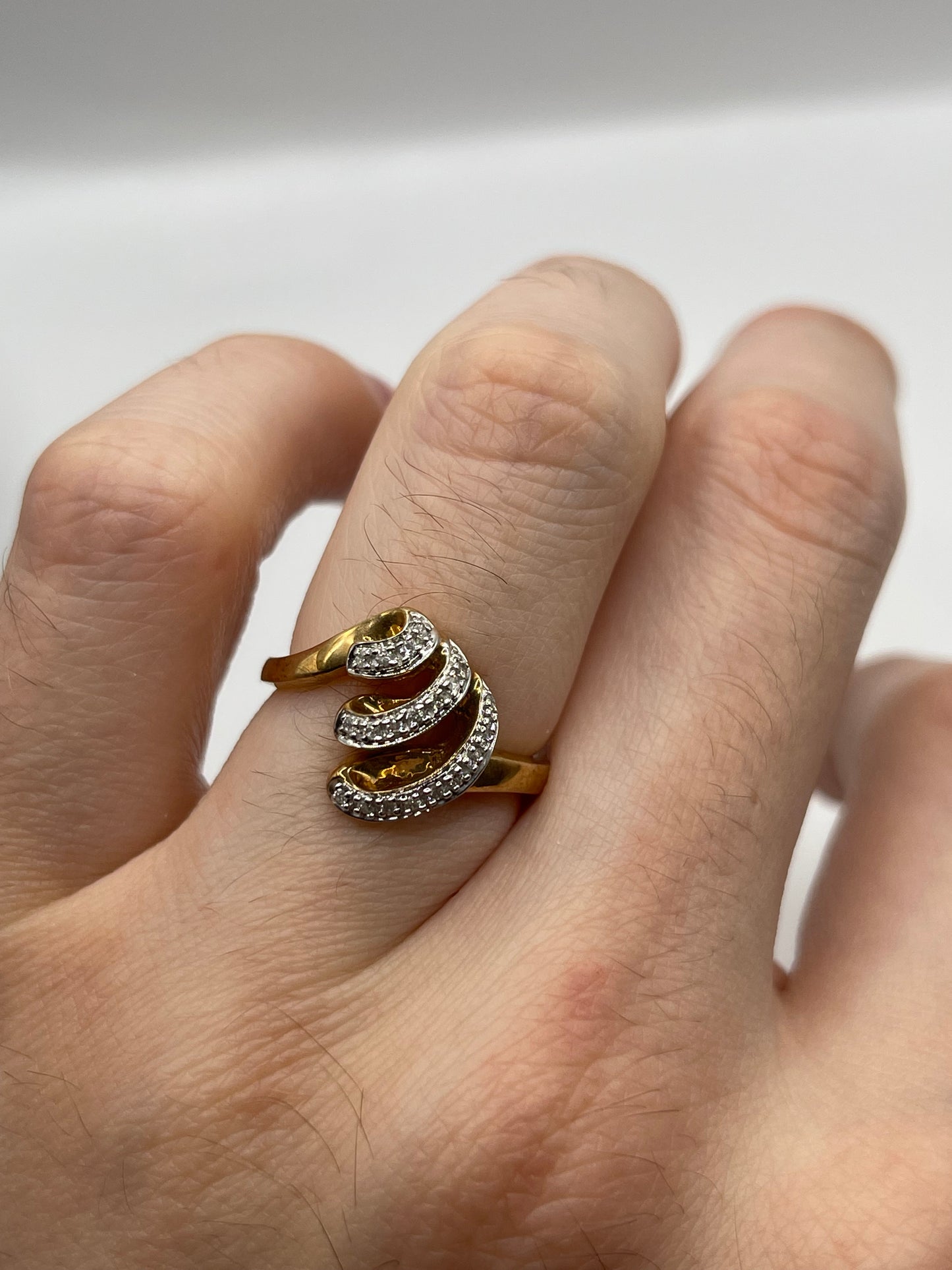9ct gold diamond spiral ring
