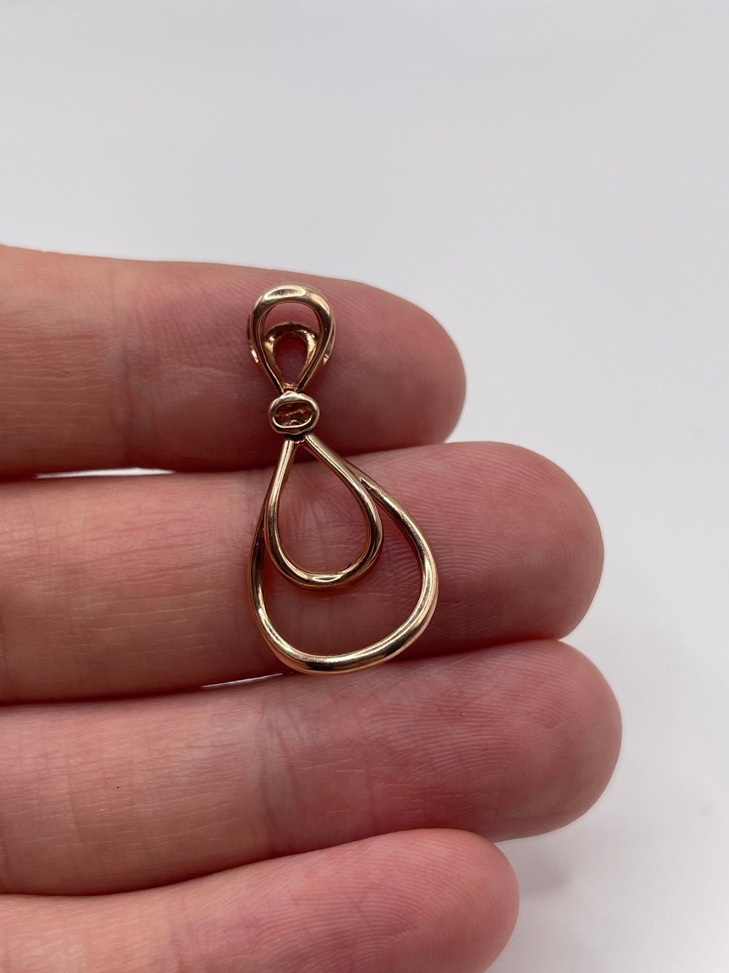 9ct rose gold diamond pendant