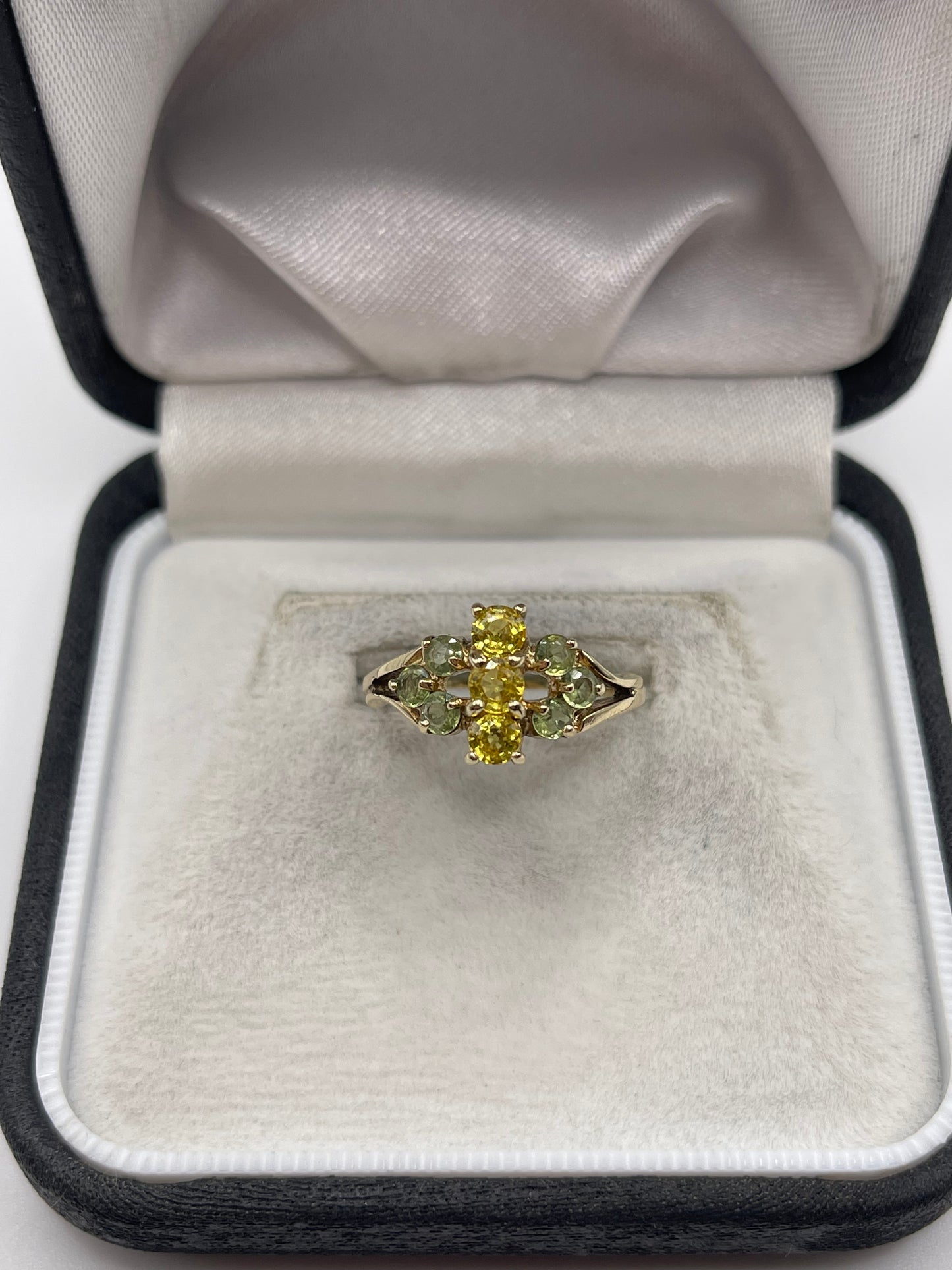 9ct gold sapphire cluster ring