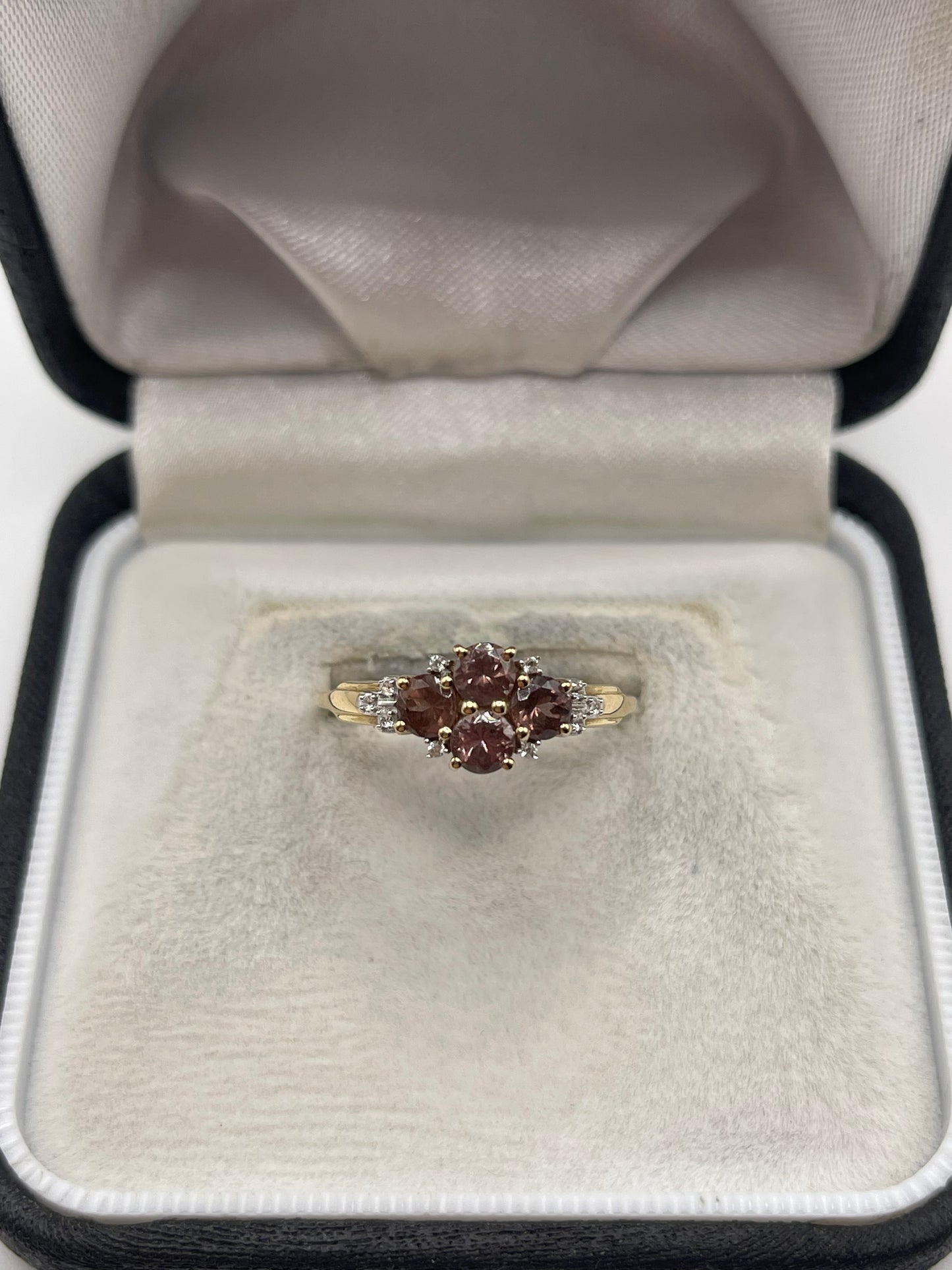 9ct gold quartz and zircon ring
