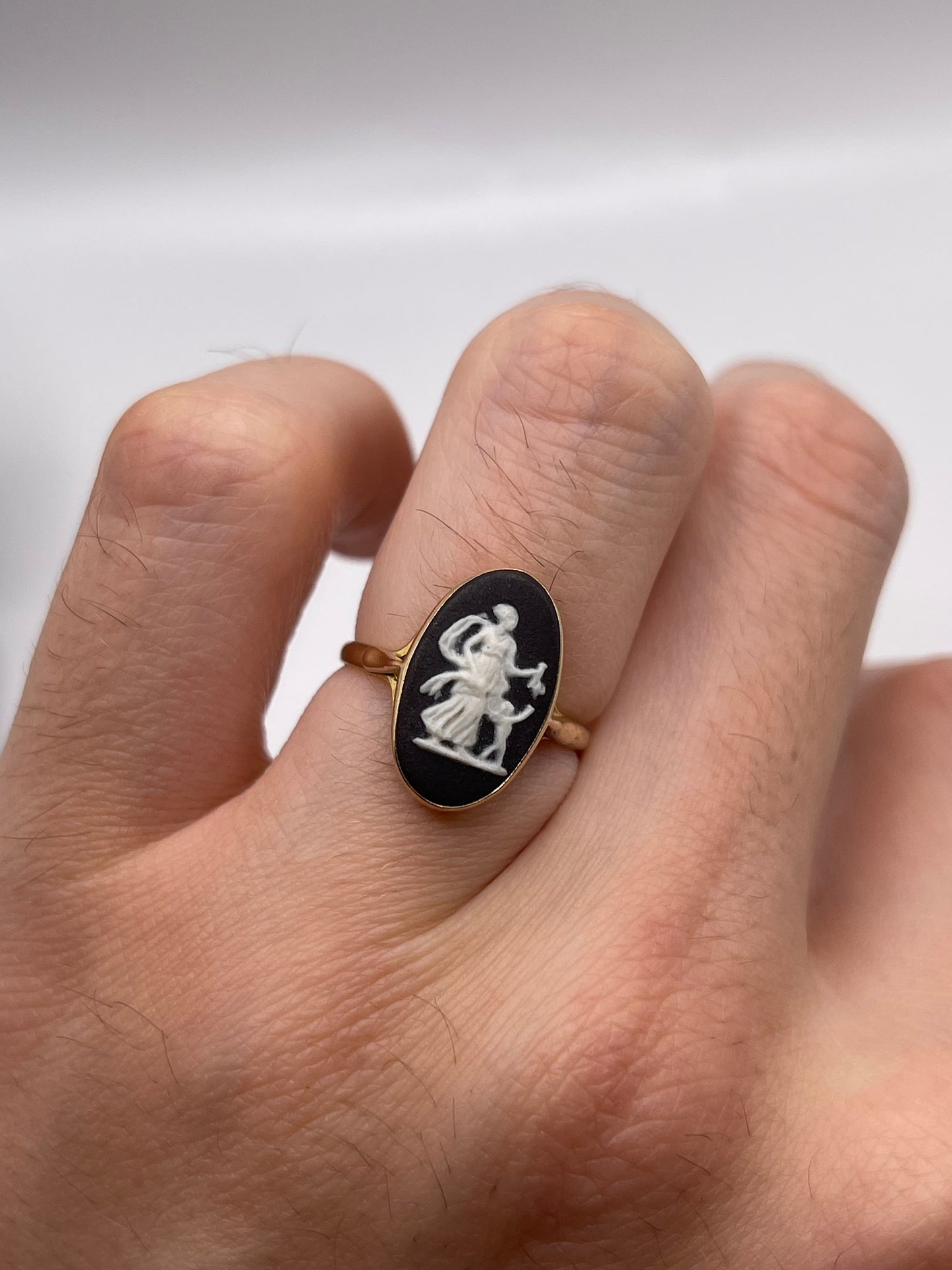 9ct Wedgwood cameo ring