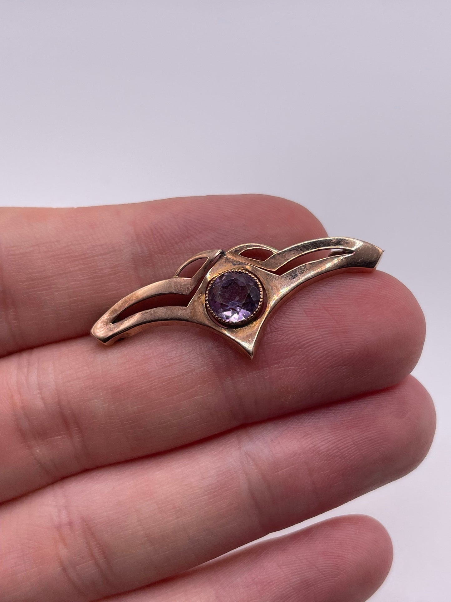 9ct rose gold amethyst brooch