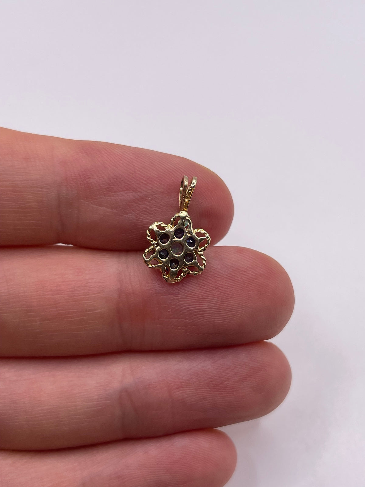 9ct gold opal and sapphire pendant