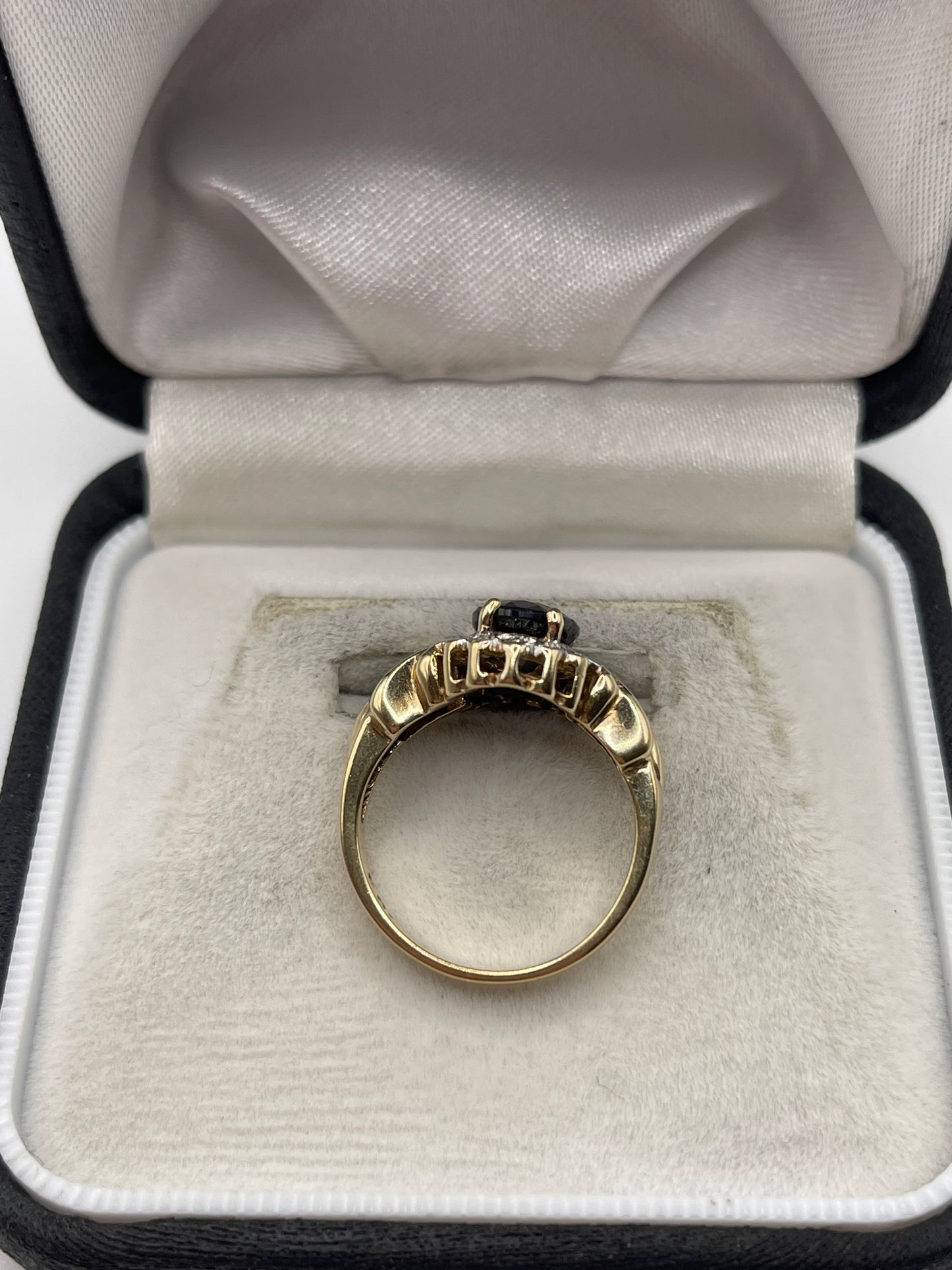 9ct gold sapphire and diamond ring
