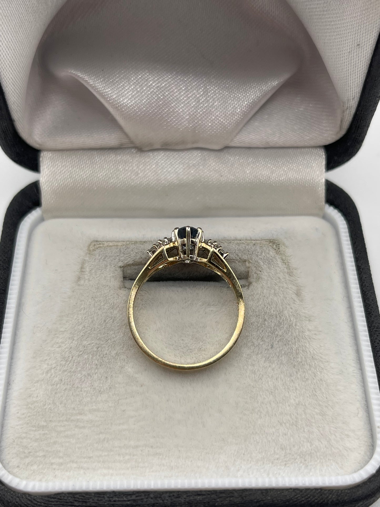 9ct gold sapphire and diamond ring