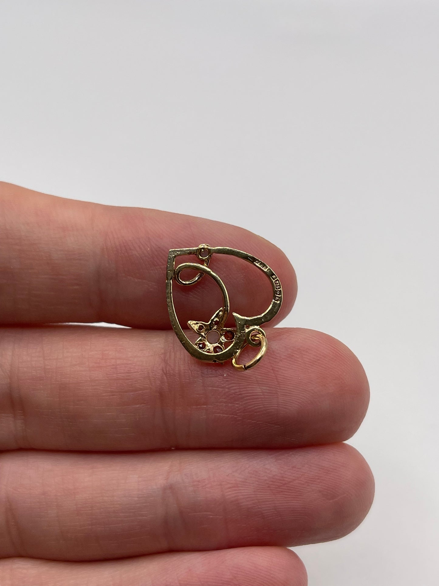 9ct gold garnet and opal heart pendant