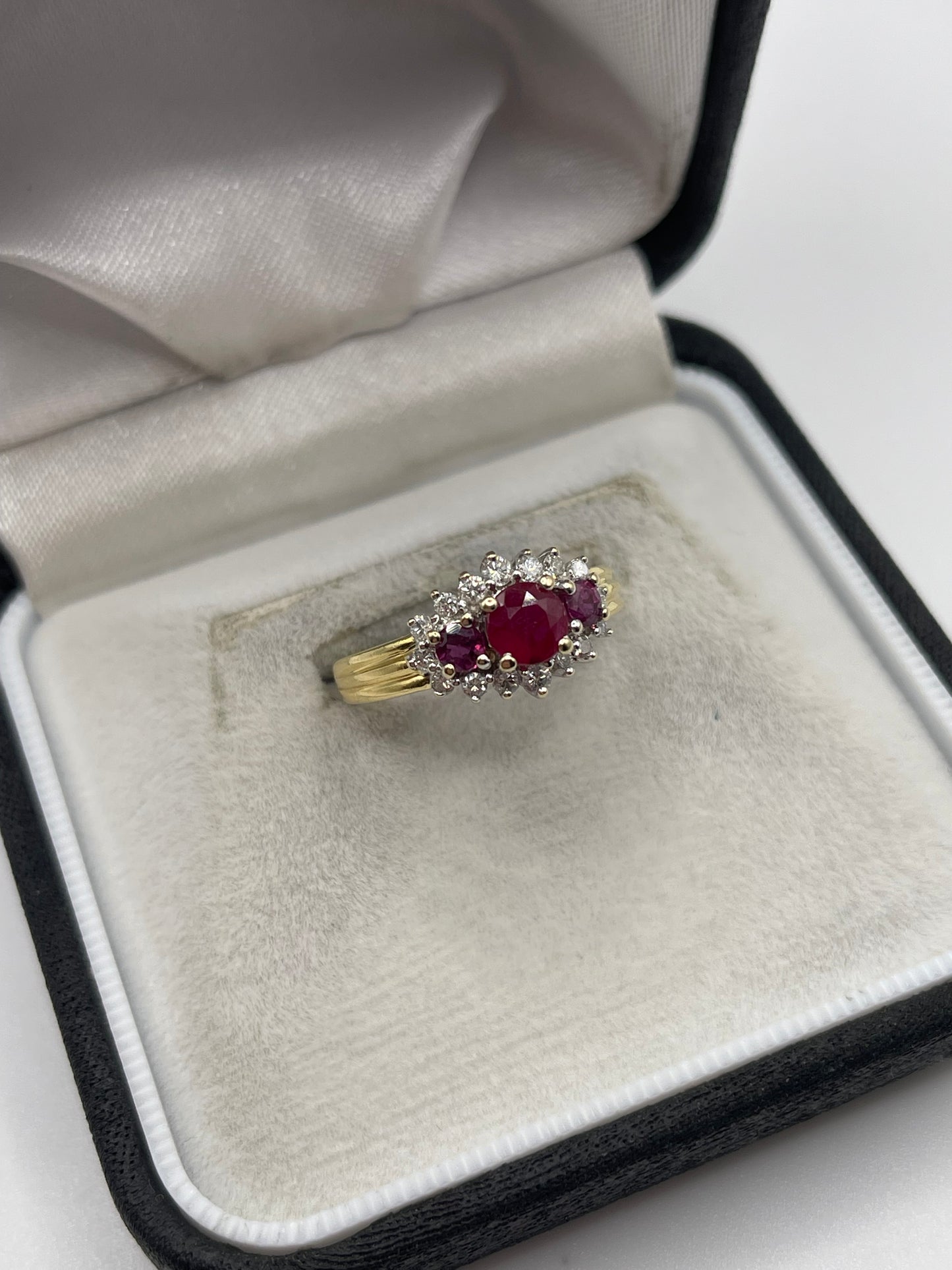 18ct gold ruby and diamond ring