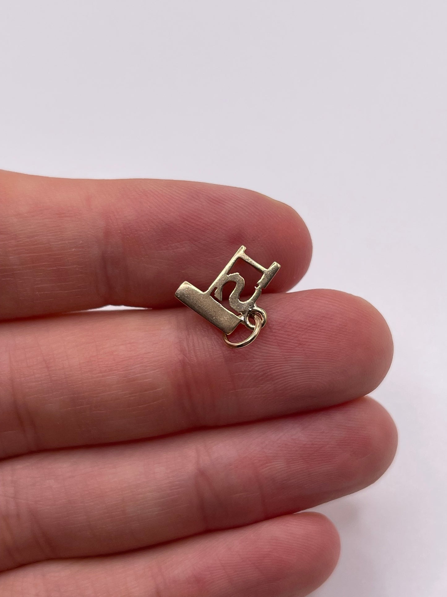 9ct gold 1st charm