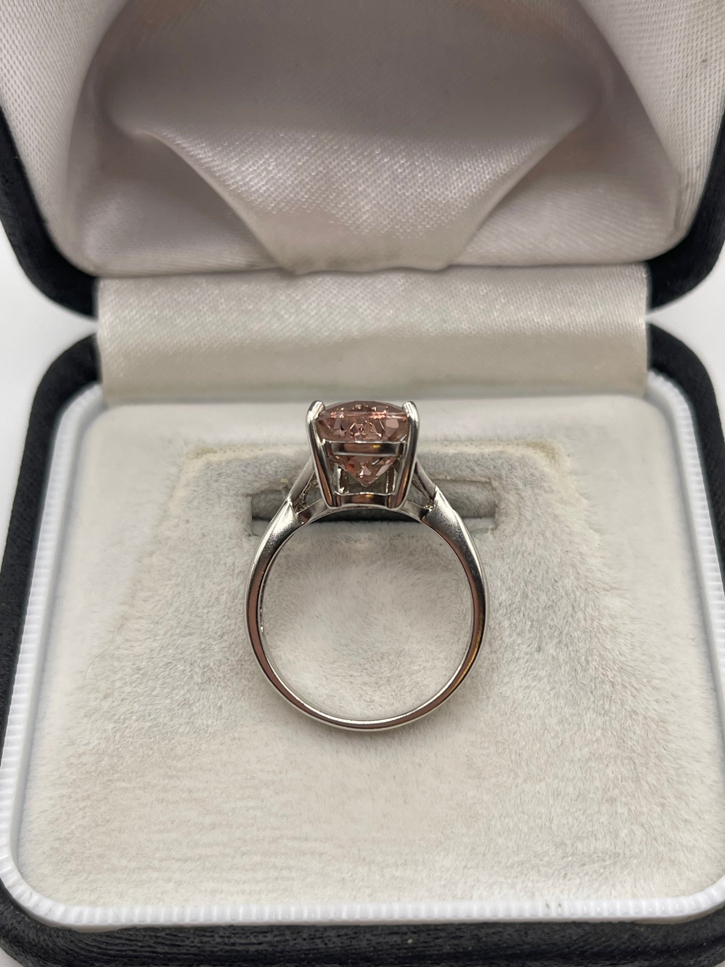 9ct white gold morganite and diamond ring