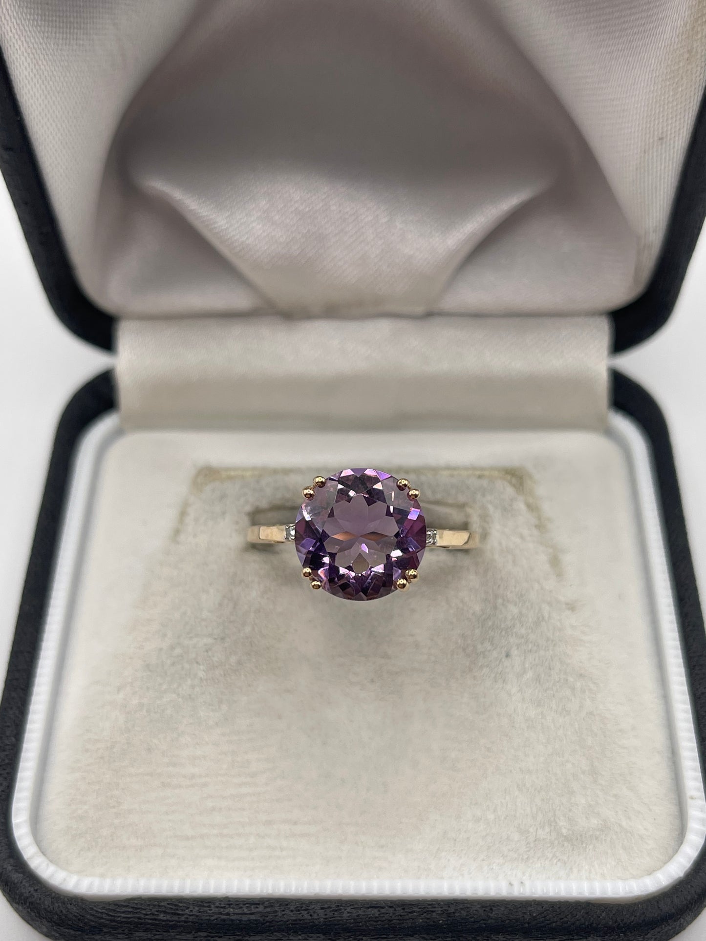 9ct gold amethyst and diamond ring