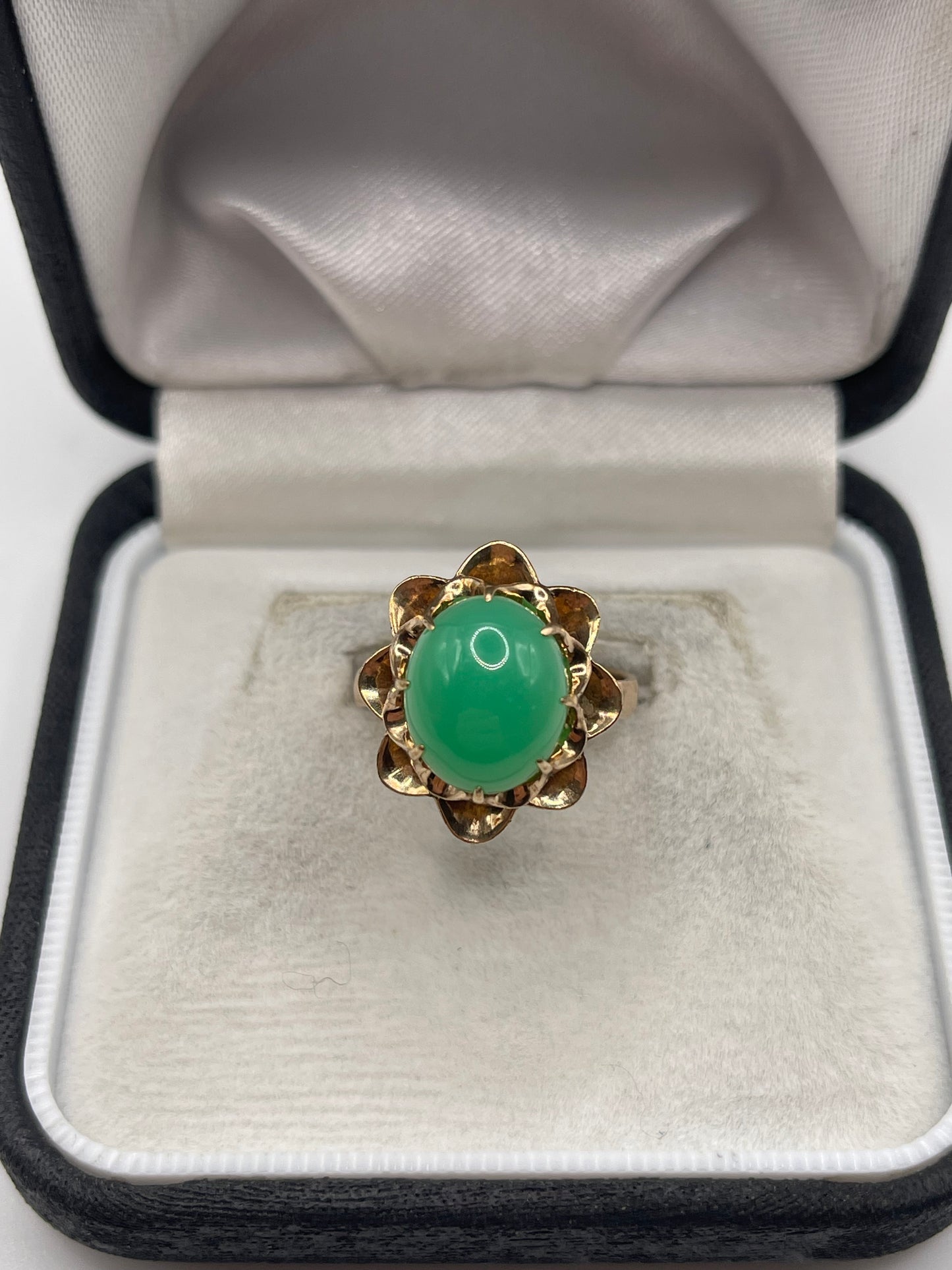 14ct gold chrysoprase ring
