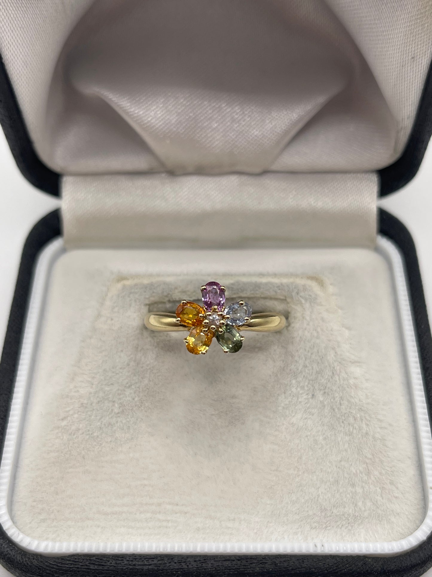 9ct gold sapphire and diamond ring