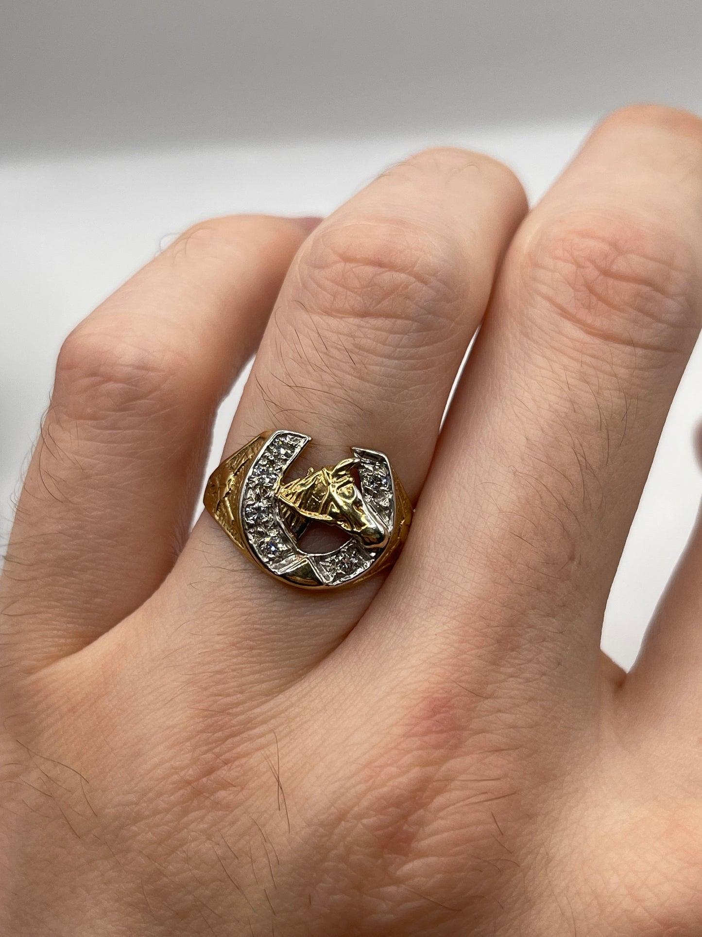 9ct gold cz horseshoe ring