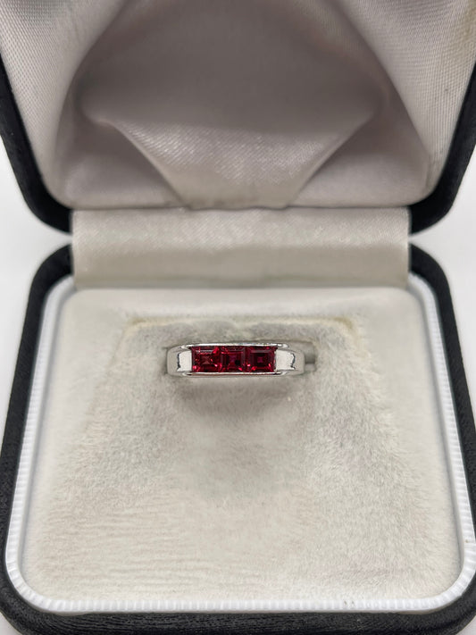 9ct white gold spinel ring