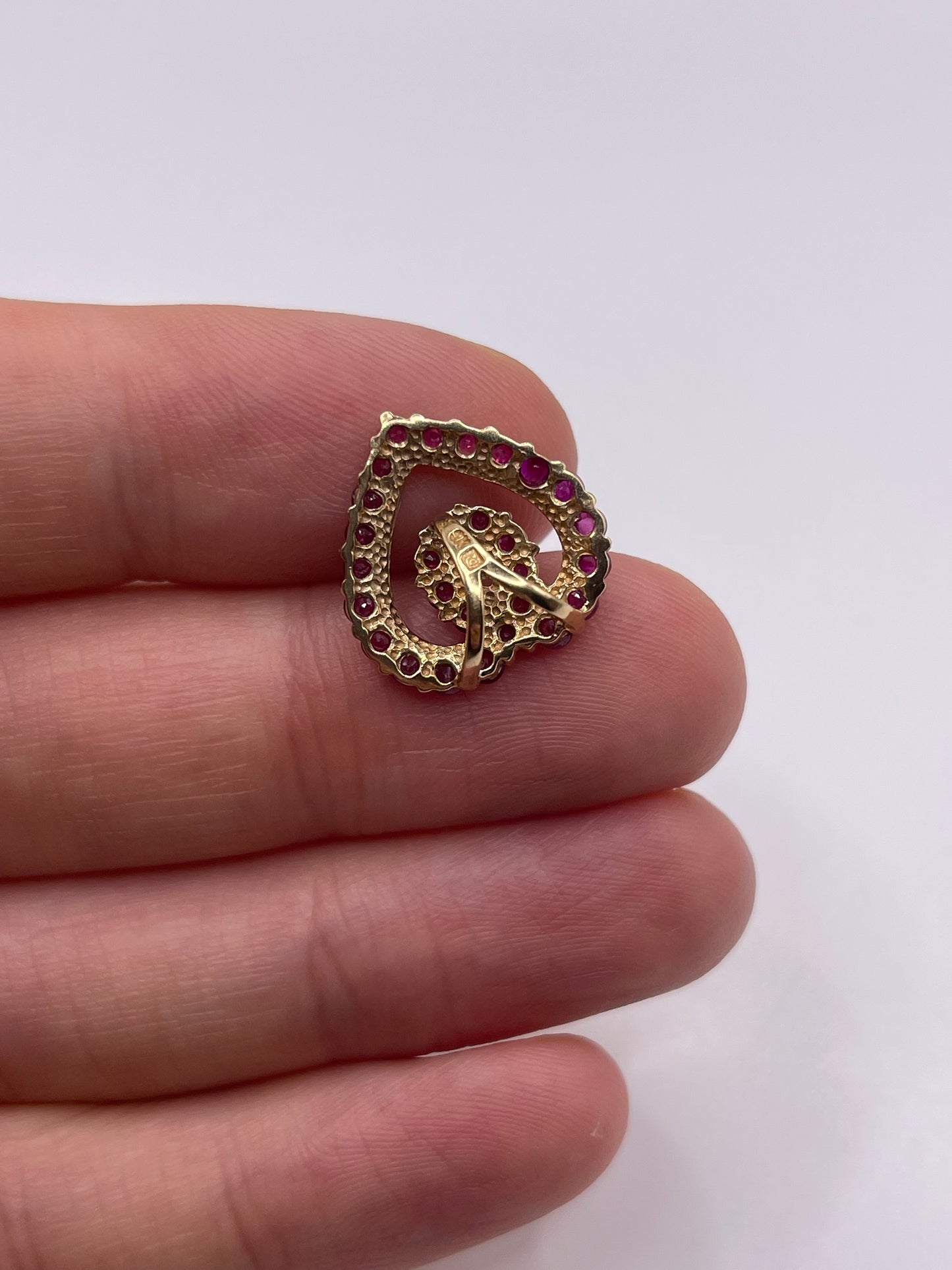 9ct gold ruby heart pendant